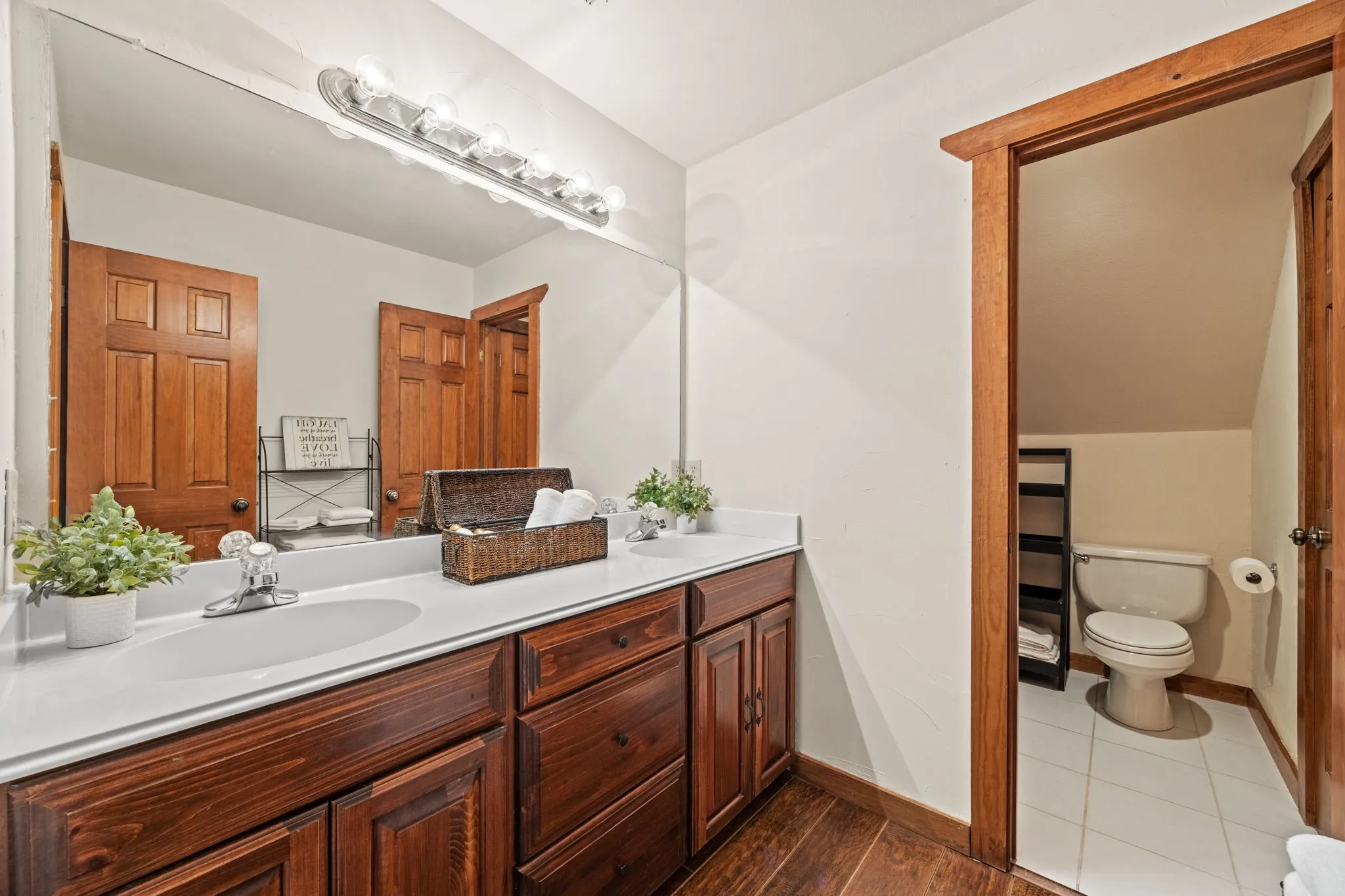Single Family Residence For Sale in Rockwall County , 535 Cullins Road E, Rockwall, Texas 75032, 5 Bedroom, 3 Bathroom, 2 Garage spaces, 3,659 Sqft, built in 1997, Preowned, mls#21200067, Real Estate Agent in Rockwall, Homes For Sale in Rockwall county, Homes For Sale in Rockwall, Realtor in Rockwall Texas, Real Estate Brokerage Independent Realty Texas, Luminita Cordes Realtor