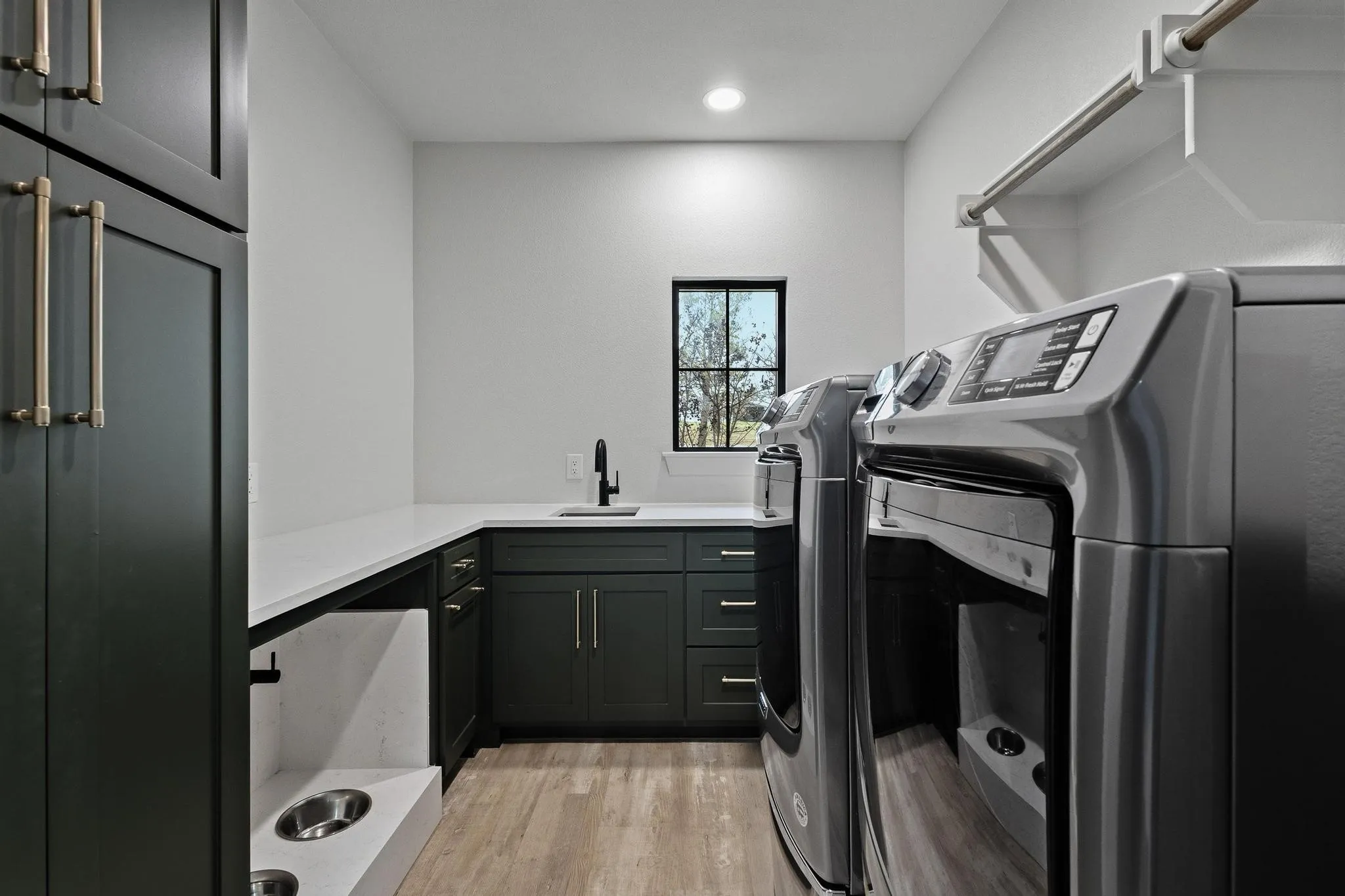 Single Family Residence For Sale in Grayson County , 411 Kerfoot Drive, Gunter, Texas 75058, 6 Bedroom, 5 Bathroom, 2 Garage spaces, 5,065 Sqft, built in 1999, Preowned, mls#21201824, Real Estate Agent in Gunter, Homes For Sale in Grayson county, Homes For Sale in Gunter, Realtor in Gunter Texas, Real Estate Brokerage Independent Realty Texas, Luminita Cordes Realtor
