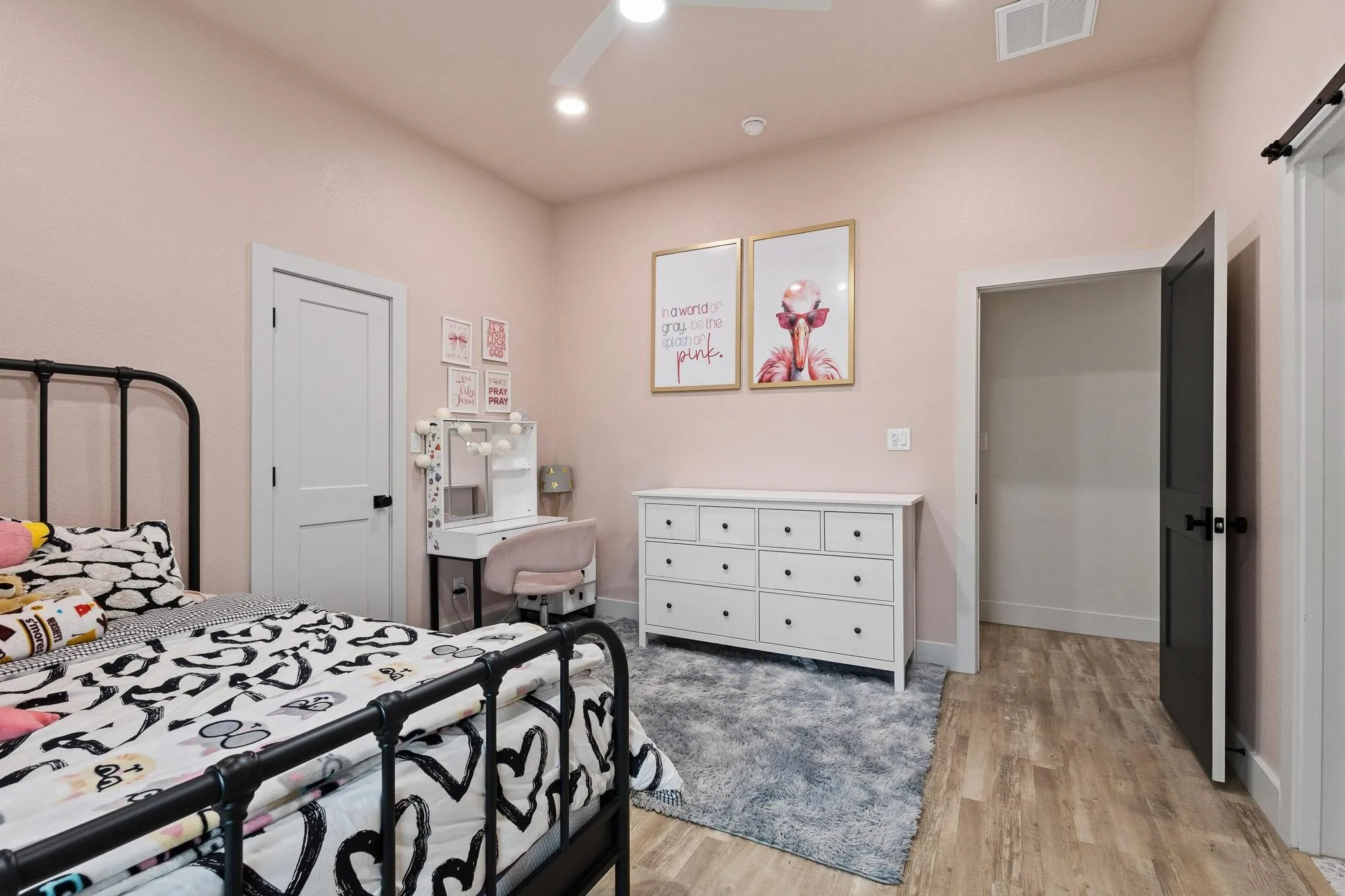 Single Family Residence For Sale in Grayson County , 411 Kerfoot Drive, Gunter, Texas 75058, 6 Bedroom, 5 Bathroom, 2 Garage spaces, 5,065 Sqft, built in 1999, Preowned, mls#21201824, Real Estate Agent in Gunter, Homes For Sale in Grayson county, Homes For Sale in Gunter, Realtor in Gunter Texas, Real Estate Brokerage Independent Realty Texas, Luminita Cordes Realtor