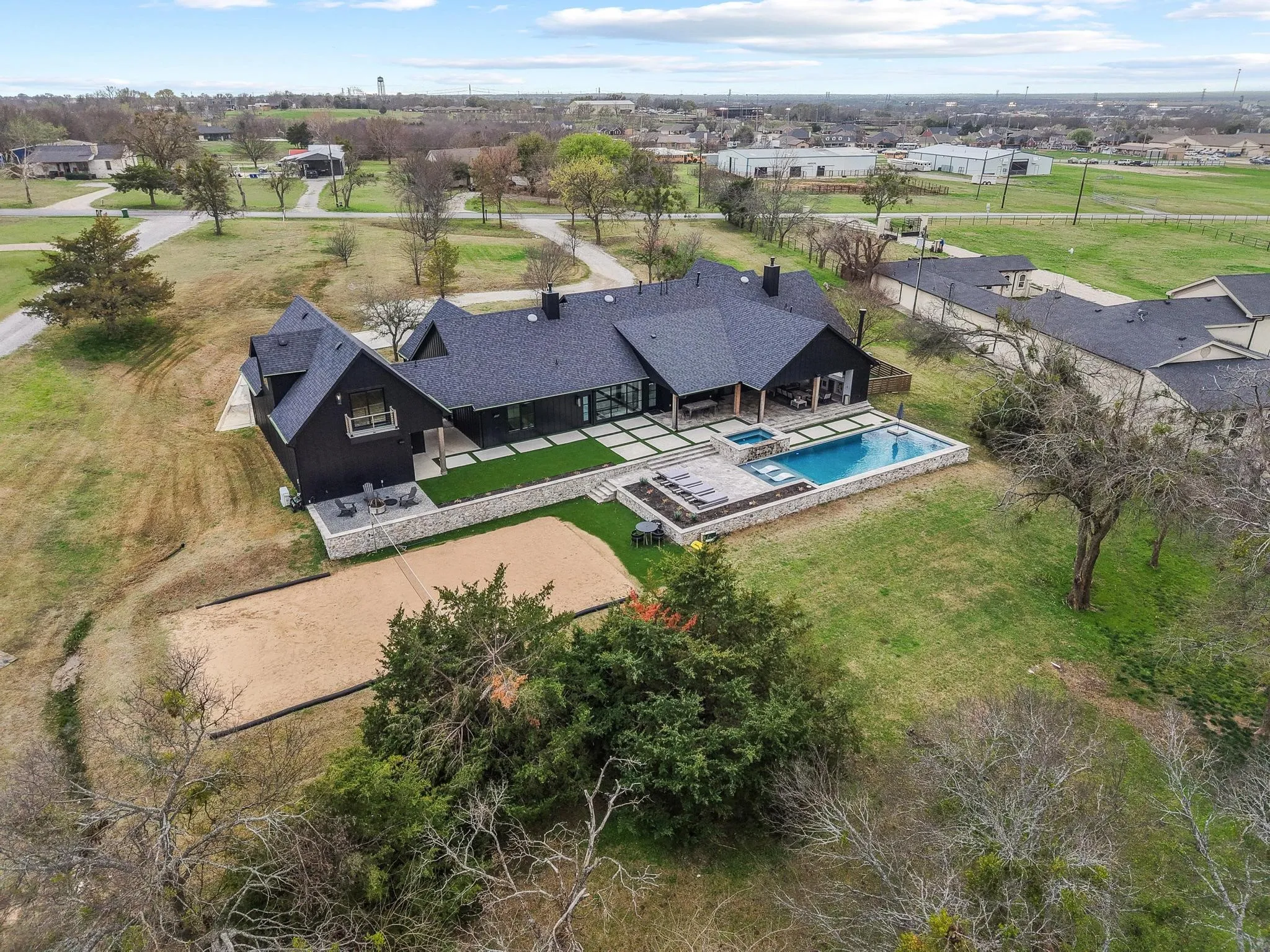 Single Family Residence For Sale in Grayson County , 411 Kerfoot Drive, Gunter, Texas 75058, 6 Bedroom, 5 Bathroom, 2 Garage spaces, 5,065 Sqft, built in 1999, Preowned, mls#21201824, Real Estate Agent in Gunter, Homes For Sale in Grayson county, Homes For Sale in Gunter, Realtor in Gunter Texas, Real Estate Brokerage Independent Realty Texas, Luminita Cordes Realtor