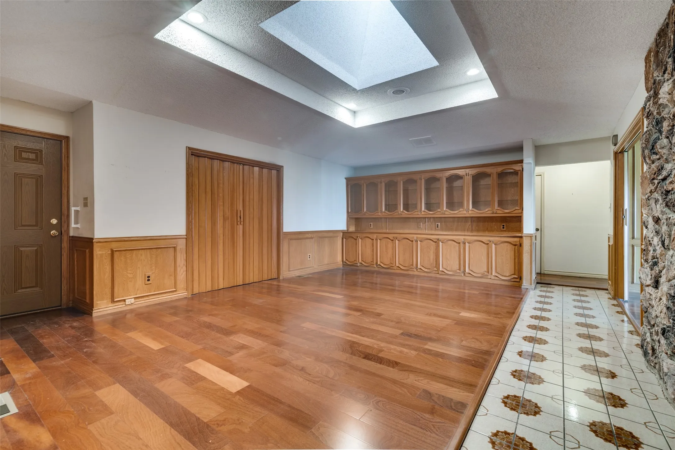 The extra large dining room has plenty of storage