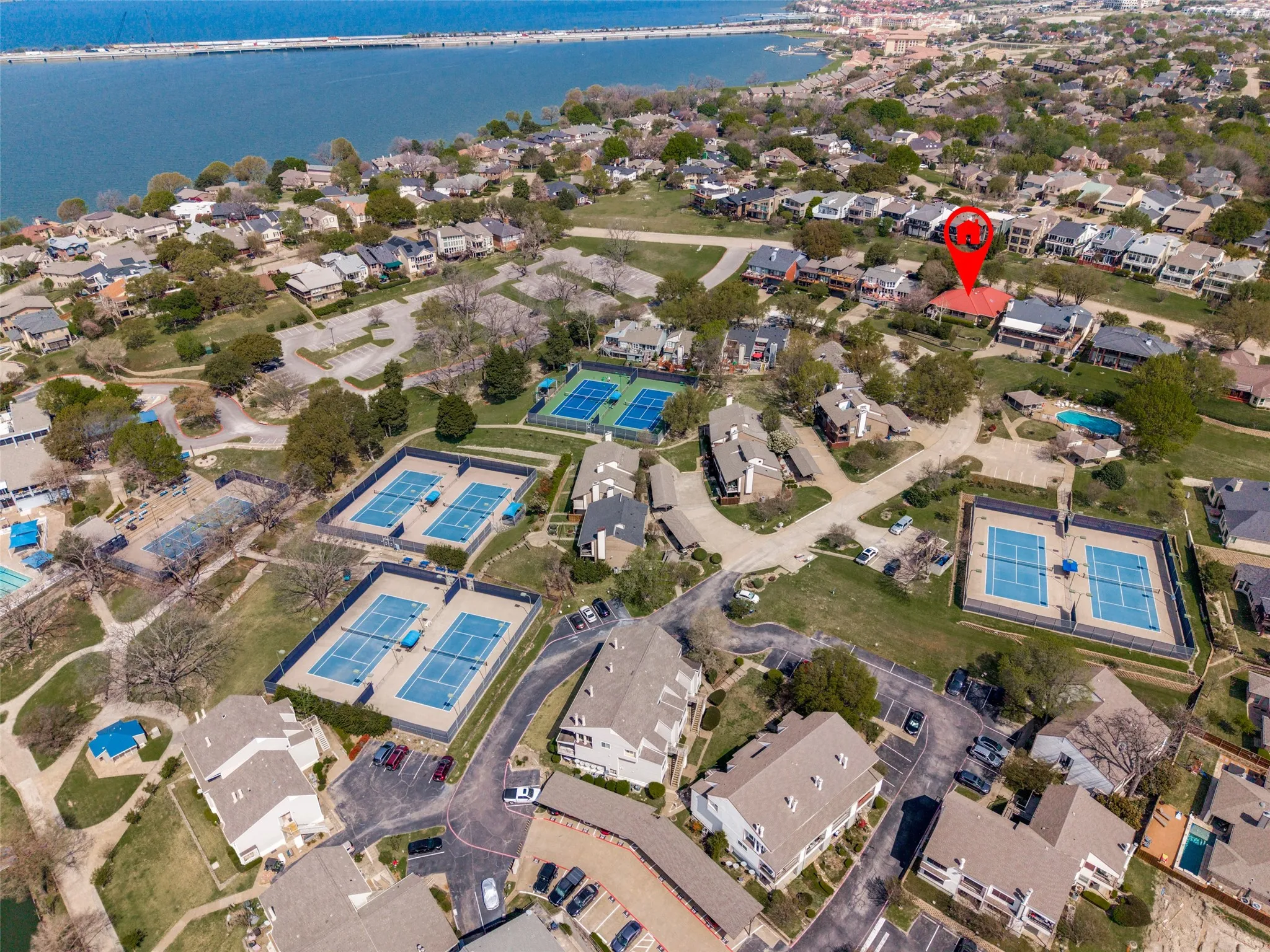 Single Family Residence For Sale in Rockwall County , 407 Yacht Club Drive, Rockwall, Texas 75032, 3 Bedrooms, 3 Bathrooms, 2 Garage spaces, 2,945 Sqft, built in 1980, Preowned, Price $465,000, mls#21162939, Real Estate Agent in Rockwall, Homes For Sale in Rockwall county, Homes For Sale in Rockwall, Realtor in Rockwall Texas, Real Estate Brokerage Independent Realty Texas, Luminita Cordes Realtor