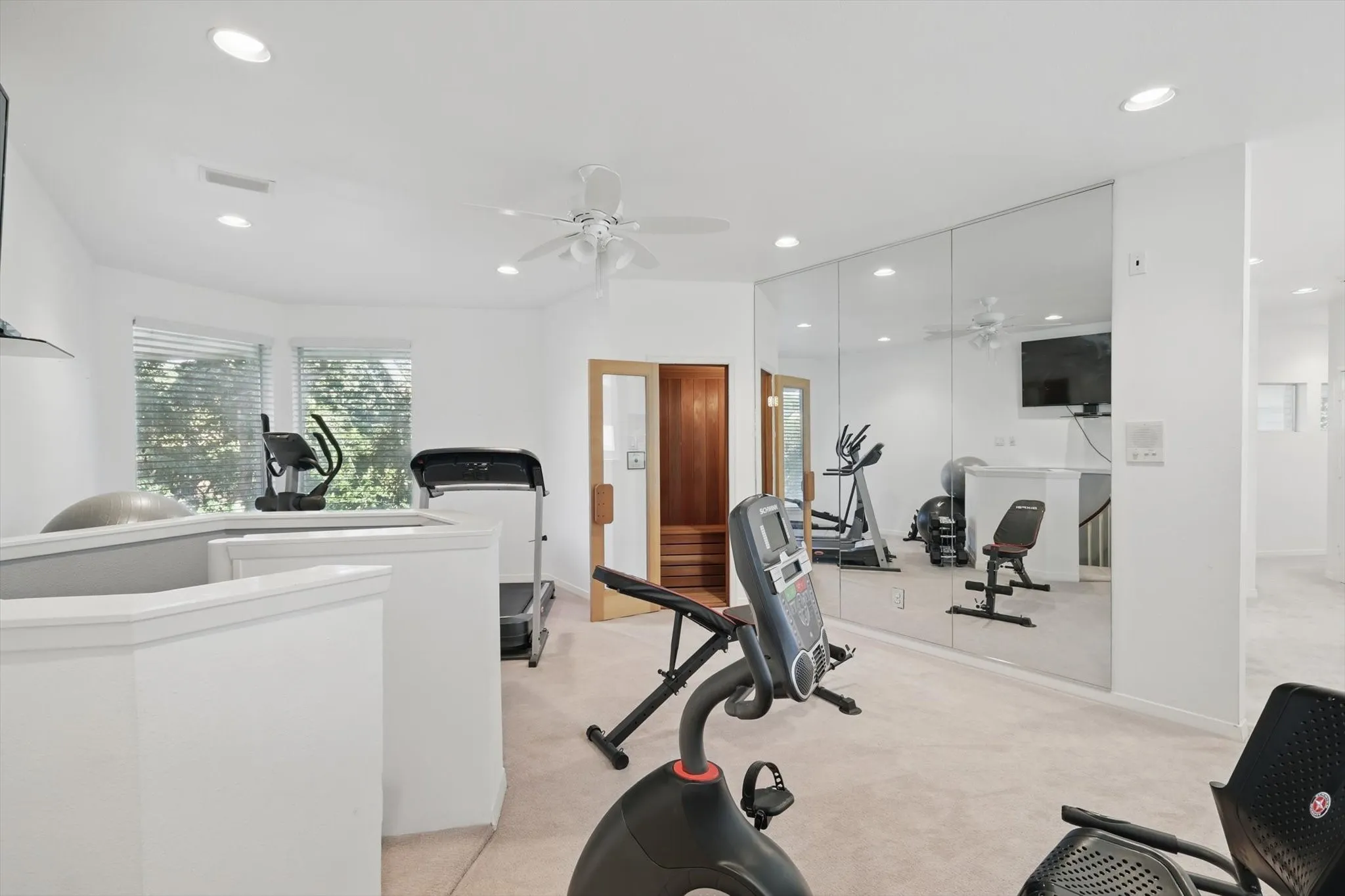 Single Family Residence For Sale in Denton County , 772 Lakewood Court, Highland Village, Texas 75077, 4 Bedroom, 5 Bathroom, 3 Garage spaces, 4,317 Sqft, built in 1992, Preowned, mls#21191250, Real Estate Agent in Highland Village, Homes For Sale in Denton county, Homes For Sale in Highland Village, Realtor in Highland Village Texas, Real Estate Brokerage Independent Realty Texas, Luminita Cordes Realtor