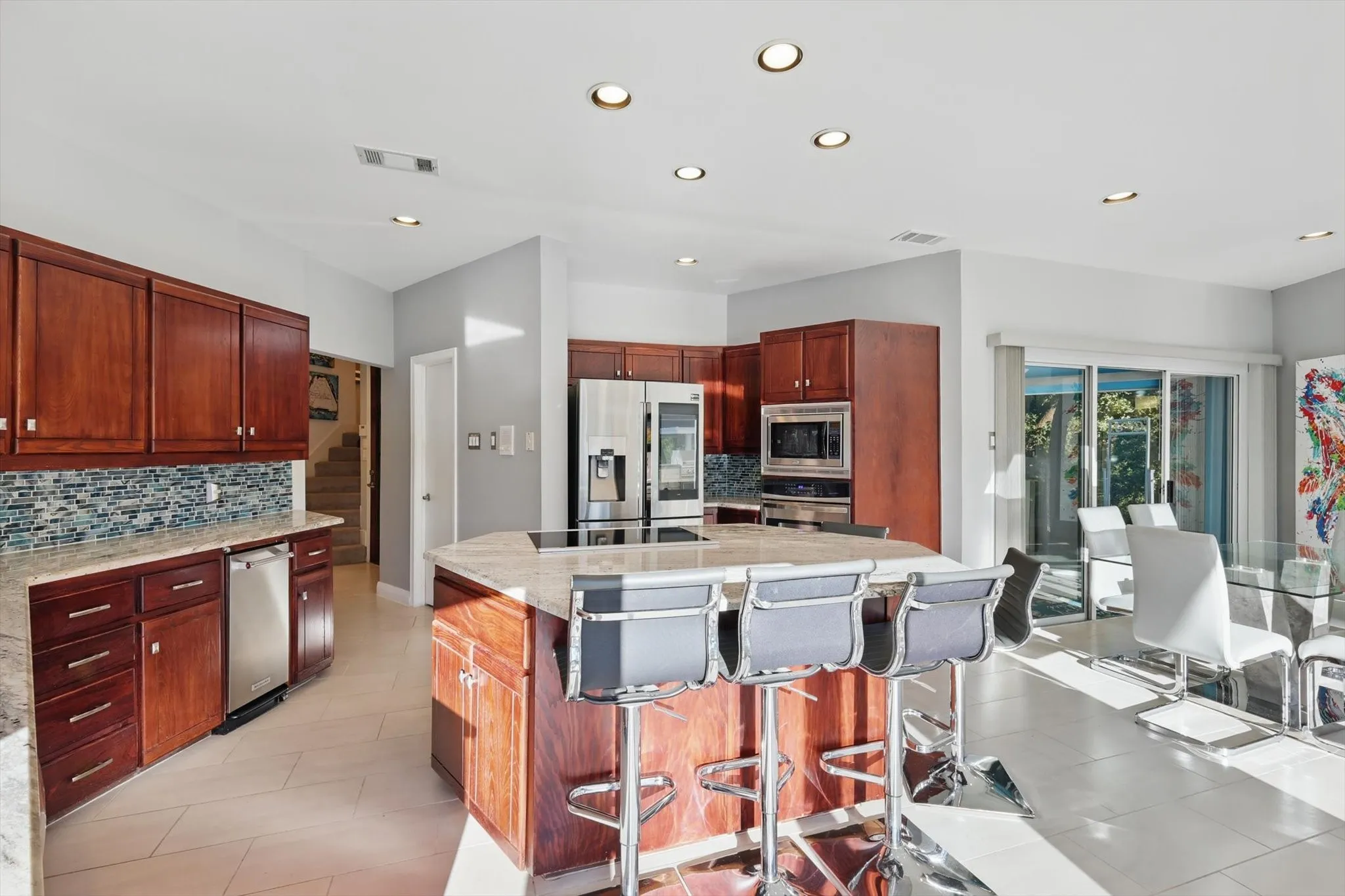 Single Family Residence For Sale in Denton County , 772 Lakewood Court, Highland Village, Texas 75077, 4 Bedroom, 5 Bathroom, 3 Garage spaces, 4,317 Sqft, built in 1992, Preowned, mls#21191250, Real Estate Agent in Highland Village, Homes For Sale in Denton county, Homes For Sale in Highland Village, Realtor in Highland Village Texas, Real Estate Brokerage Independent Realty Texas, Luminita Cordes Realtor