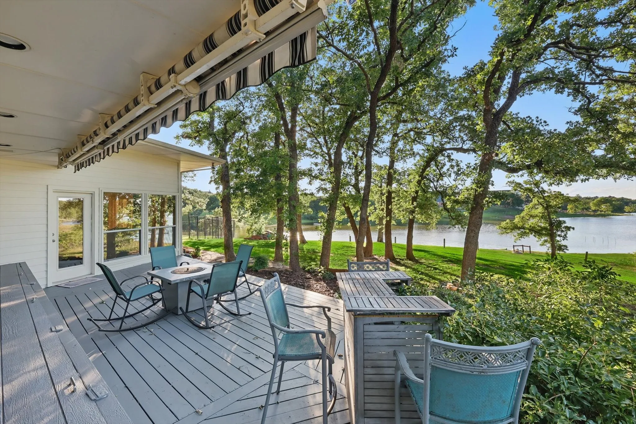 Single Family Residence For Sale in Denton County , 772 Lakewood Court, Highland Village, Texas 75077, 4 Bedroom, 5 Bathroom, 3 Garage spaces, 4,317 Sqft, built in 1992, Preowned, mls#21191250, Real Estate Agent in Highland Village, Homes For Sale in Denton county, Homes For Sale in Highland Village, Realtor in Highland Village Texas, Real Estate Brokerage Independent Realty Texas, Luminita Cordes Realtor