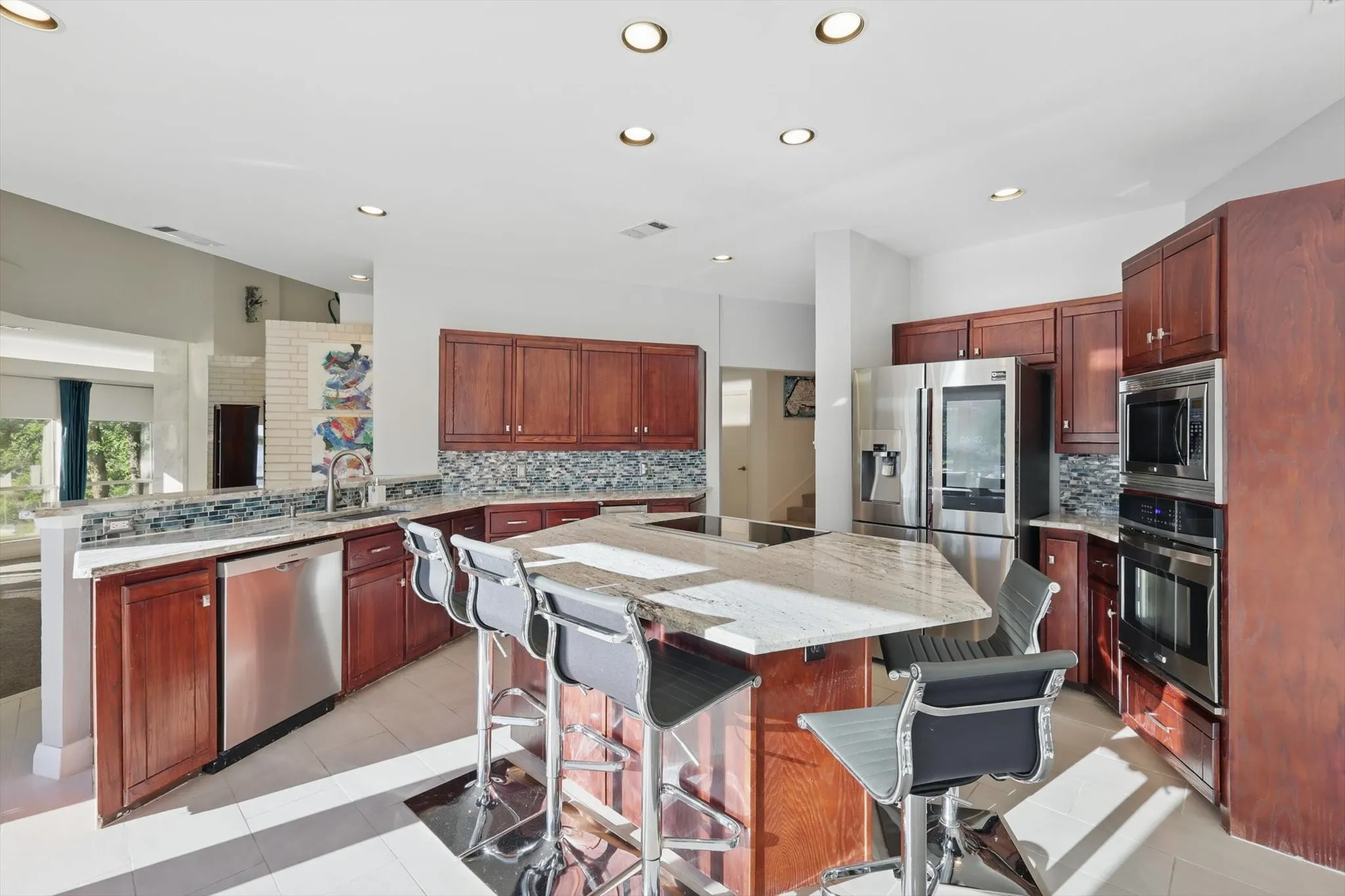 Single Family Residence For Sale in Denton County , 772 Lakewood Court, Highland Village, Texas 75077, 4 Bedroom, 5 Bathroom, 3 Garage spaces, 4,317 Sqft, built in 1992, Preowned, mls#21191250, Real Estate Agent in Highland Village, Homes For Sale in Denton county, Homes For Sale in Highland Village, Realtor in Highland Village Texas, Real Estate Brokerage Independent Realty Texas, Luminita Cordes Realtor