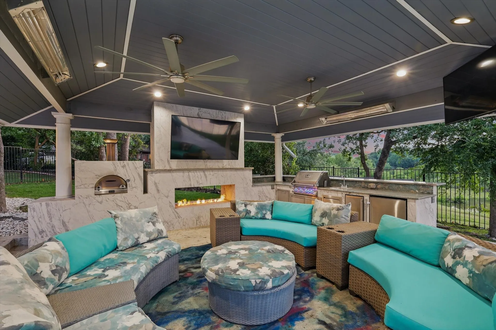 Single Family Residence For Sale in Denton County , 772 Lakewood Court, Highland Village, Texas 75077, 4 Bedroom, 5 Bathroom, 3 Garage spaces, 4,317 Sqft, built in 1992, Preowned, mls#21191250, Real Estate Agent in Highland Village, Homes For Sale in Denton county, Homes For Sale in Highland Village, Realtor in Highland Village Texas, Real Estate Brokerage Independent Realty Texas, Luminita Cordes Realtor