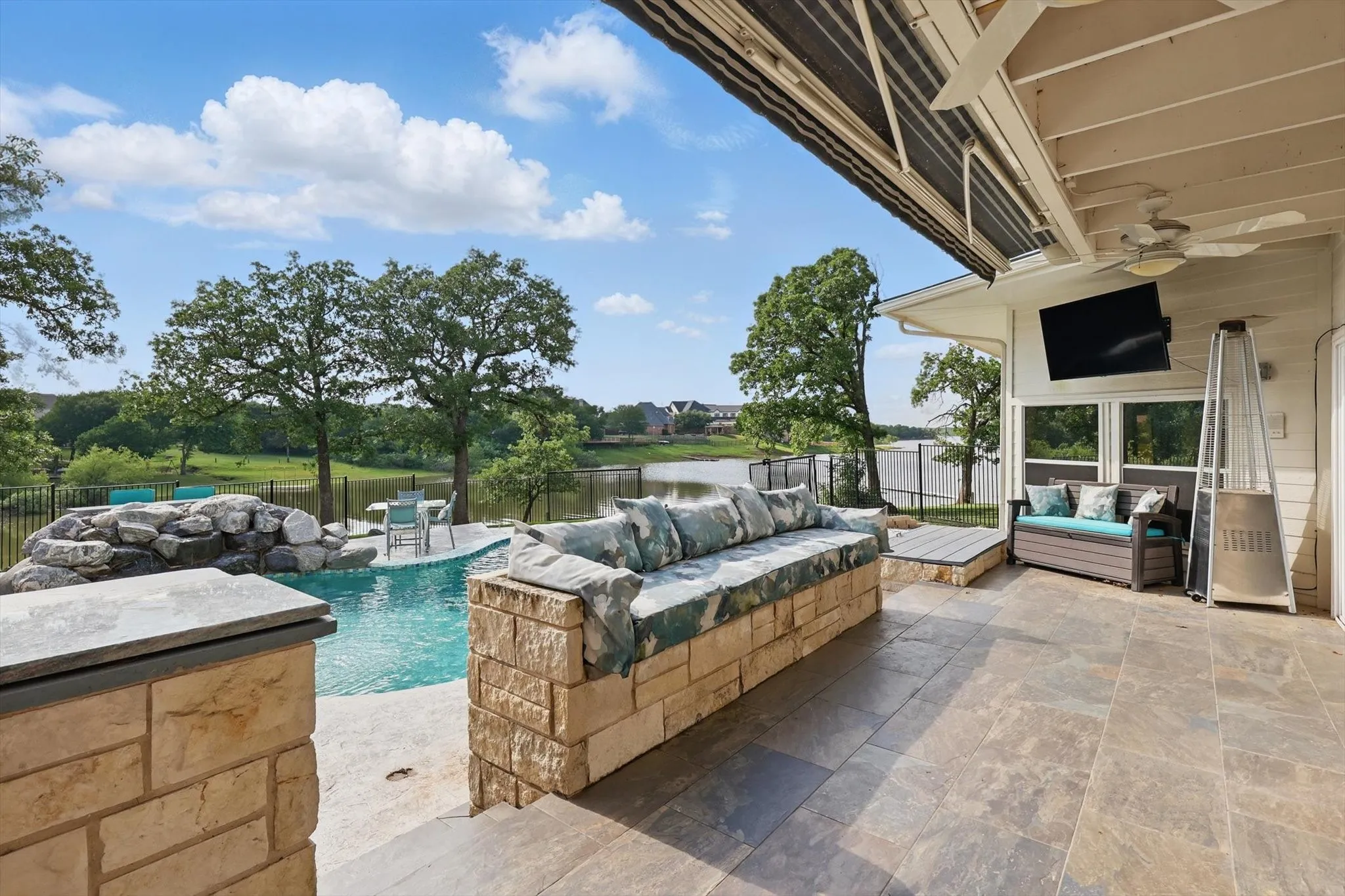 Single Family Residence For Sale in Denton County , 772 Lakewood Court, Highland Village, Texas 75077, 4 Bedroom, 5 Bathroom, 3 Garage spaces, 4,317 Sqft, built in 1992, Preowned, mls#21191250, Real Estate Agent in Highland Village, Homes For Sale in Denton county, Homes For Sale in Highland Village, Realtor in Highland Village Texas, Real Estate Brokerage Independent Realty Texas, Luminita Cordes Realtor