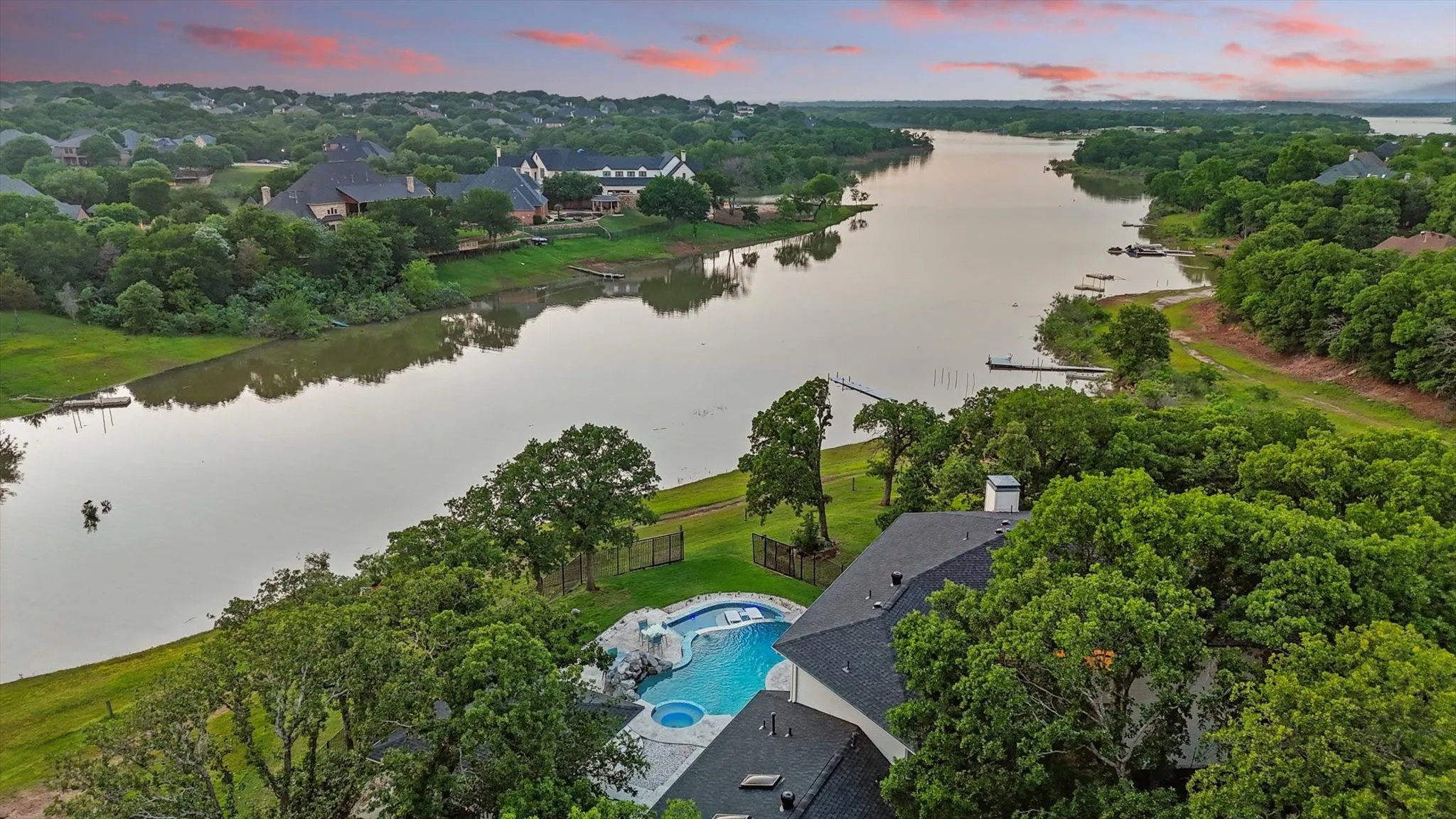 Single Family Residence For Sale in Denton County , 772 Lakewood Court, Highland Village, Texas 75077, 4 Bedroom, 5 Bathroom, 3 Garage spaces, 4,317 Sqft, built in 1992, Preowned, mls#21191250, Real Estate Agent in Highland Village, Homes For Sale in Denton county, Homes For Sale in Highland Village, Realtor in Highland Village Texas, Real Estate Brokerage Independent Realty Texas, Luminita Cordes Realtor