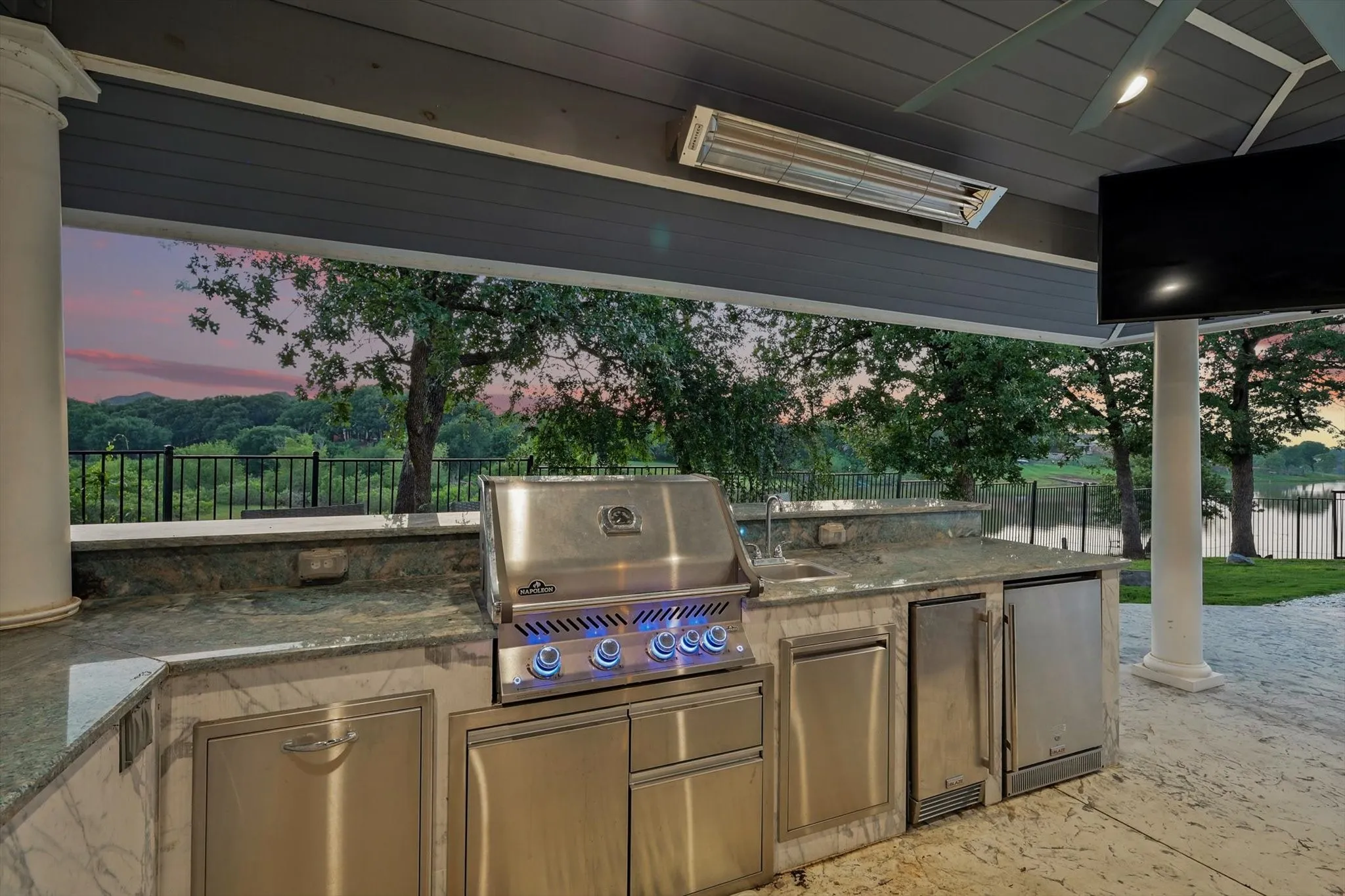 Single Family Residence For Sale in Denton County , 772 Lakewood Court, Highland Village, Texas 75077, 4 Bedroom, 5 Bathroom, 3 Garage spaces, 4,317 Sqft, built in 1992, Preowned, mls#21191250, Real Estate Agent in Highland Village, Homes For Sale in Denton county, Homes For Sale in Highland Village, Realtor in Highland Village Texas, Real Estate Brokerage Independent Realty Texas, Luminita Cordes Realtor