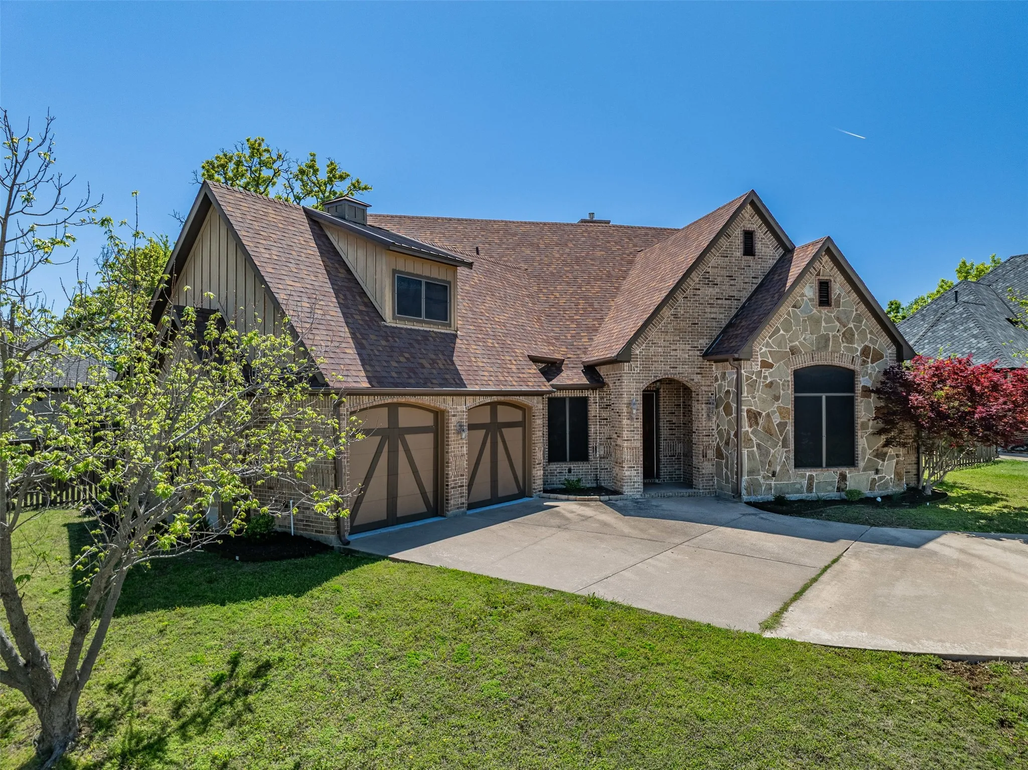 Single Family Residence For Sale in Grayson County , 2705 Silverado Trail, Sherman, Texas 75092, 4 Bedroom, 3 Bathroom, 2 Garage spaces, 2,660 Sqft, built in 2007, Preowned, mls#21203786, Real Estate Agent in Sherman, Homes For Sale in Grayson county, Homes For Sale in Sherman, Realtor in Sherman Texas, Real Estate Brokerage Independent Realty Texas, Luminita Cordes Realtor