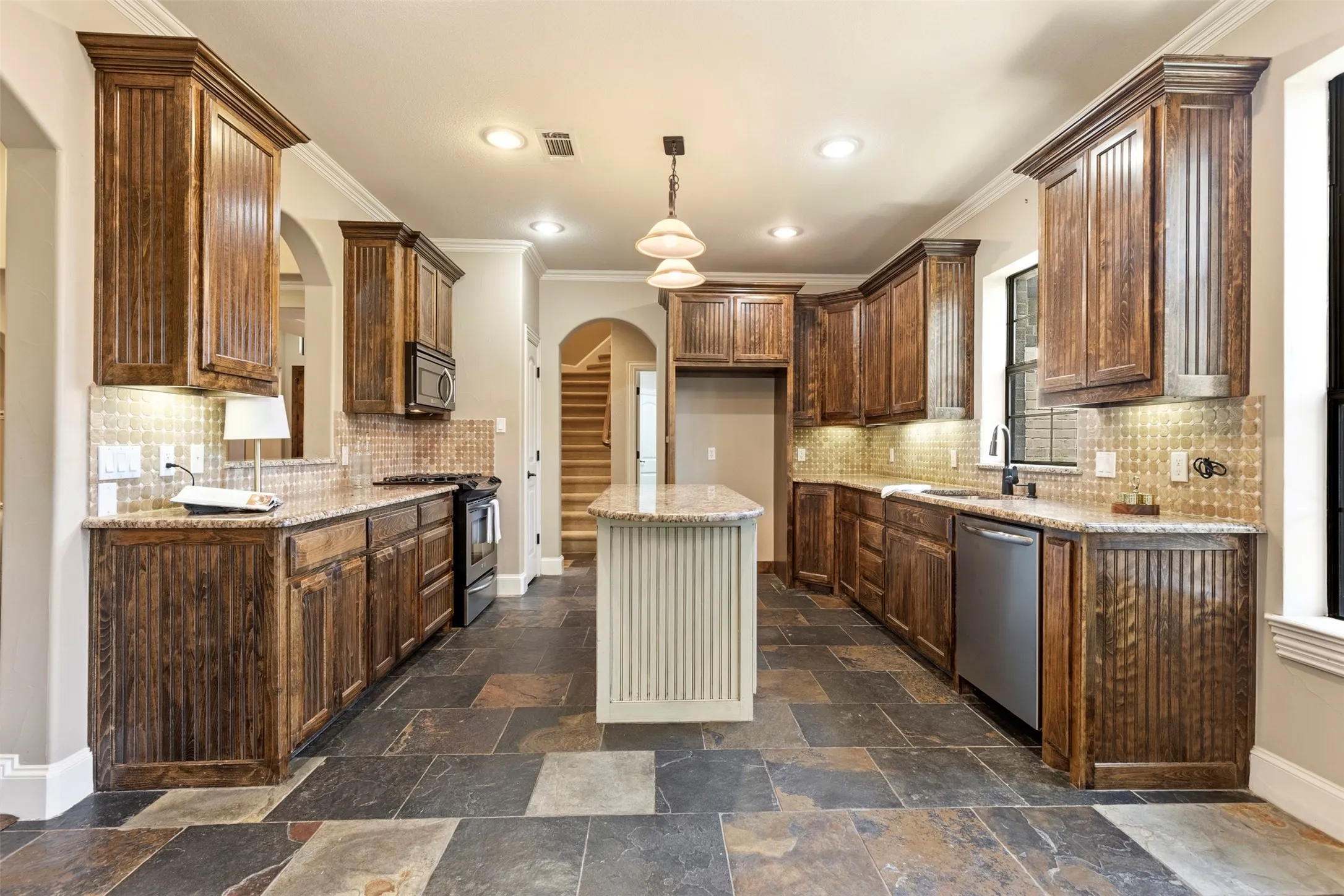 Single Family Residence For Sale in Grayson County , 2705 Silverado Trail, Sherman, Texas 75092, 4 Bedroom, 3 Bathroom, 2 Garage spaces, 2,660 Sqft, built in 2007, Preowned, mls#21203786, Real Estate Agent in Sherman, Homes For Sale in Grayson county, Homes For Sale in Sherman, Realtor in Sherman Texas, Real Estate Brokerage Independent Realty Texas, Luminita Cordes Realtor