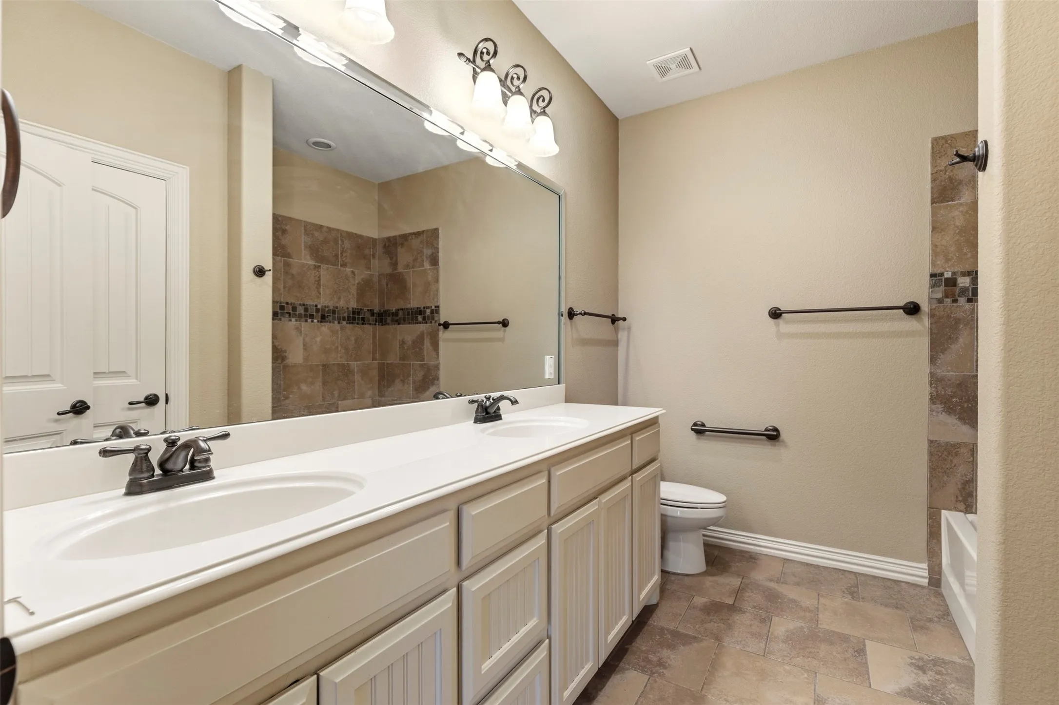 Single Family Residence For Sale in Grayson County , 2705 Silverado Trail, Sherman, Texas 75092, 4 Bedroom, 3 Bathroom, 2 Garage spaces, 2,660 Sqft, built in 2007, Preowned, mls#21203786, Real Estate Agent in Sherman, Homes For Sale in Grayson county, Homes For Sale in Sherman, Realtor in Sherman Texas, Real Estate Brokerage Independent Realty Texas, Luminita Cordes Realtor