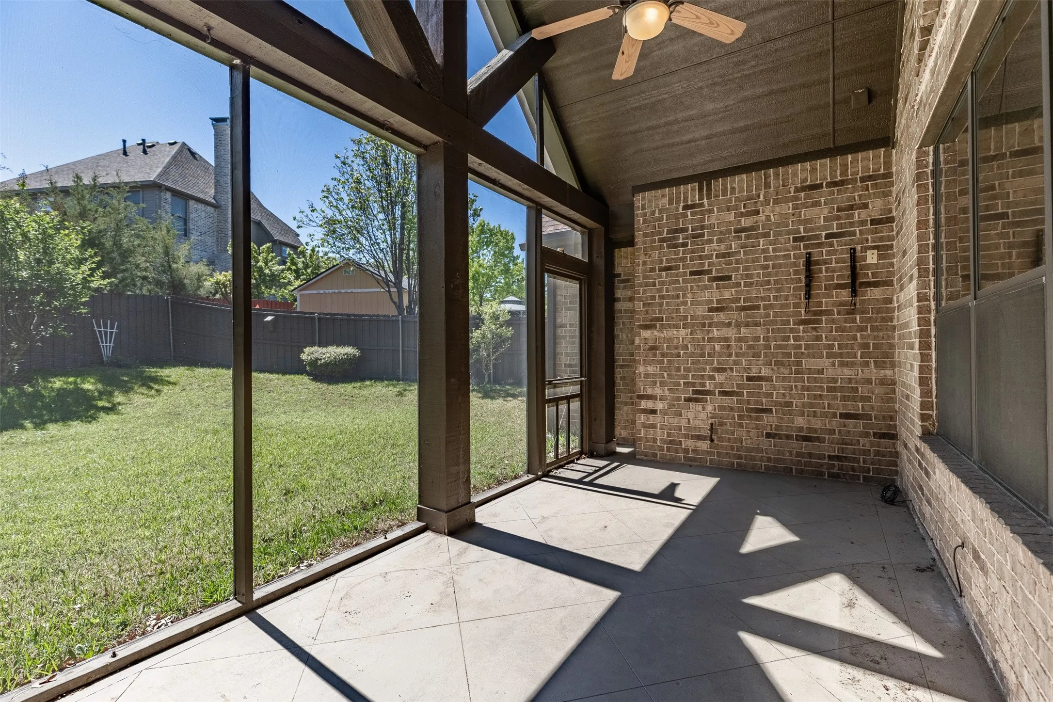 Single Family Residence For Sale in Grayson County , 2705 Silverado Trail, Sherman, Texas 75092, 4 Bedroom, 3 Bathroom, 2 Garage spaces, 2,660 Sqft, built in 2007, Preowned, mls#21203786, Real Estate Agent in Sherman, Homes For Sale in Grayson county, Homes For Sale in Sherman, Realtor in Sherman Texas, Real Estate Brokerage Independent Realty Texas, Luminita Cordes Realtor