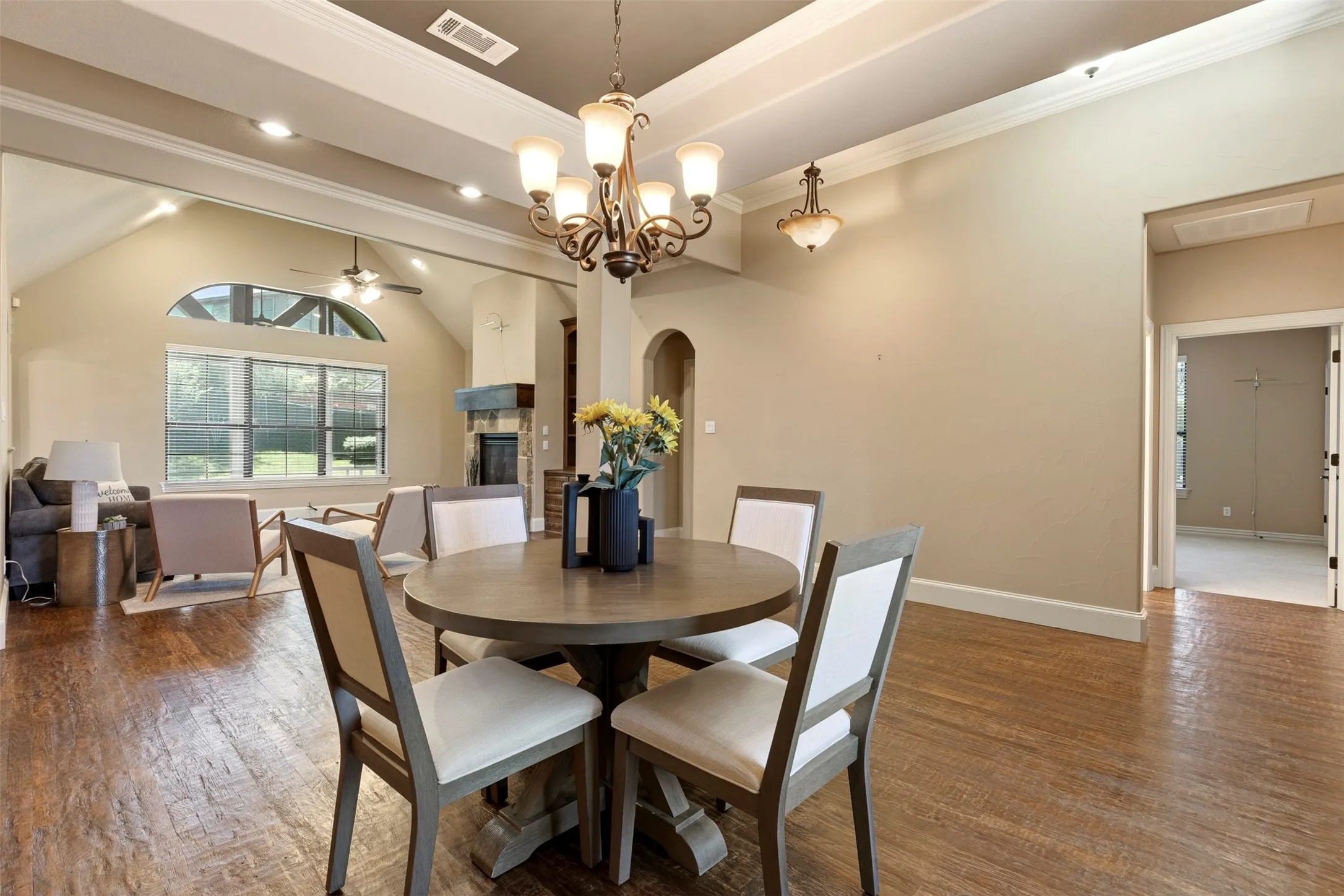 Single Family Residence For Sale in Grayson County , 2705 Silverado Trail, Sherman, Texas 75092, 4 Bedroom, 3 Bathroom, 2 Garage spaces, 2,660 Sqft, built in 2007, Preowned, mls#21203786, Real Estate Agent in Sherman, Homes For Sale in Grayson county, Homes For Sale in Sherman, Realtor in Sherman Texas, Real Estate Brokerage Independent Realty Texas, Luminita Cordes Realtor