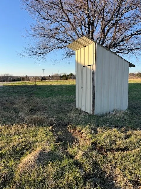 Industrial For Sale in Montague County , 820 Tx-101, Bowie, Texas 76270, 0, 0, Garage spaces, 2,000 Sqft, built in 2011, Preowned, mls#21206245, Real Estate Agent in Bowie, Homes For Sale in Montague county, Homes For Sale in Bowie, Realtor in Bowie Texas, Real Estate Brokerage Independent Realty Texas, Luminita Cordes Realtor