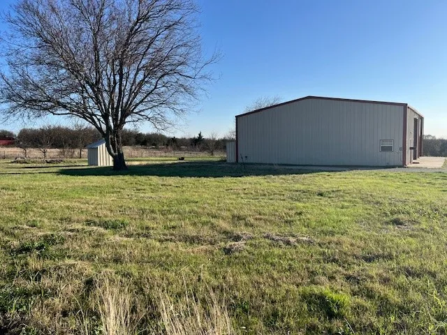 Industrial For Sale in Montague County , 820 Tx-101, Bowie, Texas 76270, 0, 0, Garage spaces, 2,000 Sqft, built in 2011, Preowned, mls#21206245, Real Estate Agent in Bowie, Homes For Sale in Montague county, Homes For Sale in Bowie, Realtor in Bowie Texas, Real Estate Brokerage Independent Realty Texas, Luminita Cordes Realtor