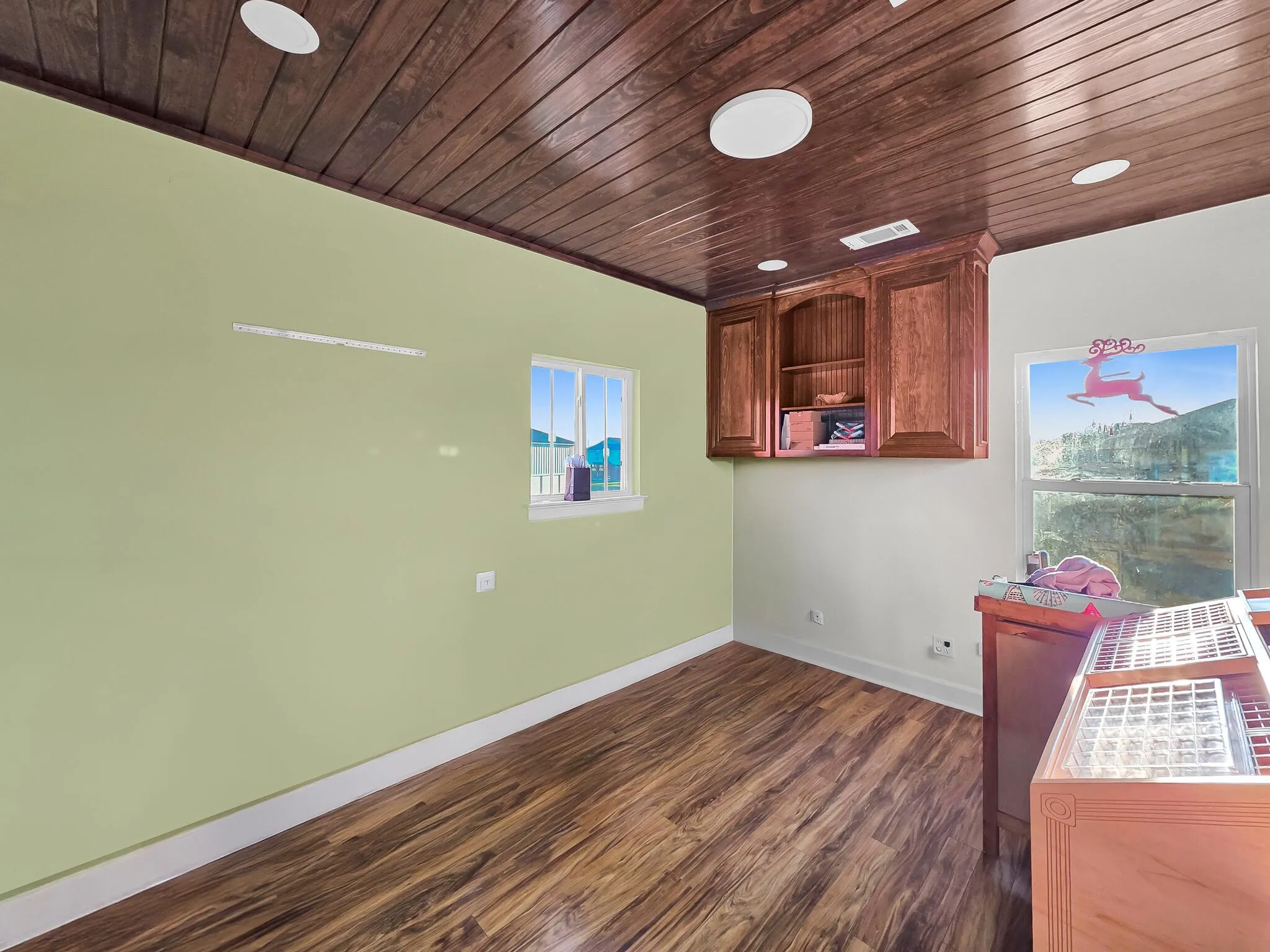 Retail For Sale in Galveston County , 970 Surfside Dr, Crystal Beach, Texas 77650, 0, 0, Garage spaces, 0 Sqft, built in 2010, Preowned, mls#21204505, Real Estate Agent in Crystal Beach, Homes For Sale in Galveston county, Homes For Sale in Crystal Beach, Realtor in Crystal Beach Texas, Real Estate Brokerage Independent Realty Texas, Luminita Cordes Realtor