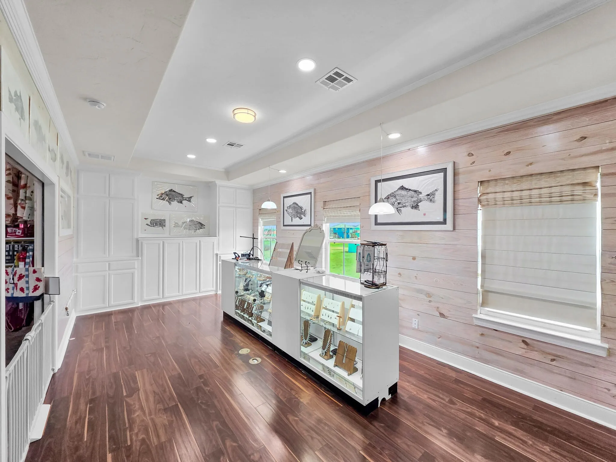 Retail For Sale in Galveston County , 970 Surfside Dr, Crystal Beach, Texas 77650, 0, 0, Garage spaces, 0 Sqft, built in 2010, Preowned, mls#21204505, Real Estate Agent in Crystal Beach, Homes For Sale in Galveston county, Homes For Sale in Crystal Beach, Realtor in Crystal Beach Texas, Real Estate Brokerage Independent Realty Texas, Luminita Cordes Realtor