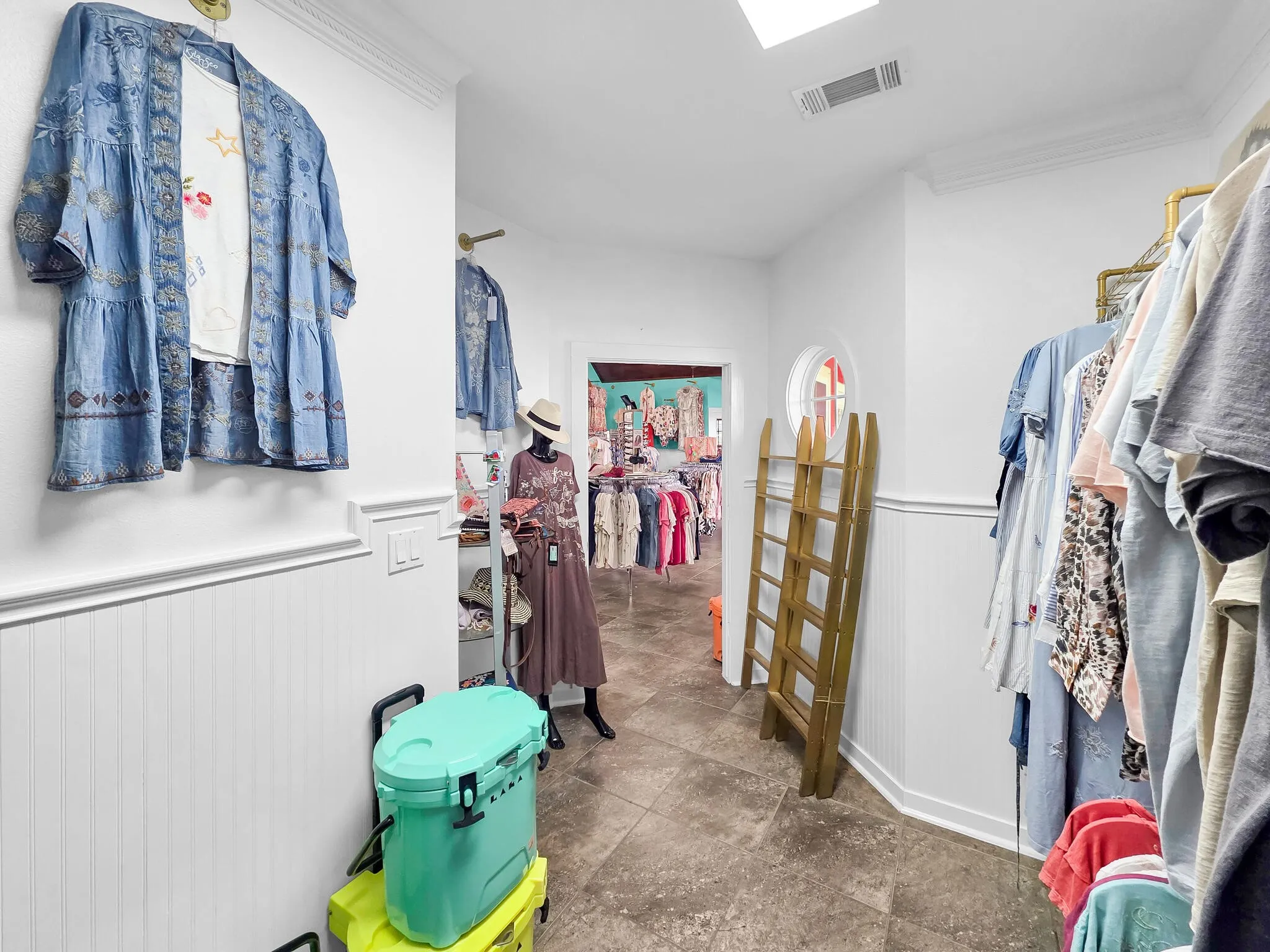 Retail For Sale in Galveston County , 970 Surfside Dr, Crystal Beach, Texas 77650, 0, 0, Garage spaces, 0 Sqft, built in 2010, Preowned, mls#21204505, Real Estate Agent in Crystal Beach, Homes For Sale in Galveston county, Homes For Sale in Crystal Beach, Realtor in Crystal Beach Texas, Real Estate Brokerage Independent Realty Texas, Luminita Cordes Realtor