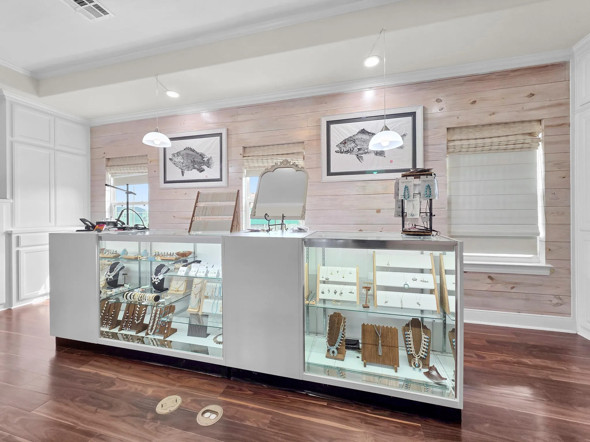 Retail For Sale in Galveston County , 970 Surfside Dr, Crystal Beach, Texas 77650, 0, 0, Garage spaces, 0 Sqft, built in 2010, Preowned, mls#21204505, Real Estate Agent in Crystal Beach, Homes For Sale in Galveston county, Homes For Sale in Crystal Beach, Realtor in Crystal Beach Texas, Real Estate Brokerage Independent Realty Texas, Luminita Cordes Realtor