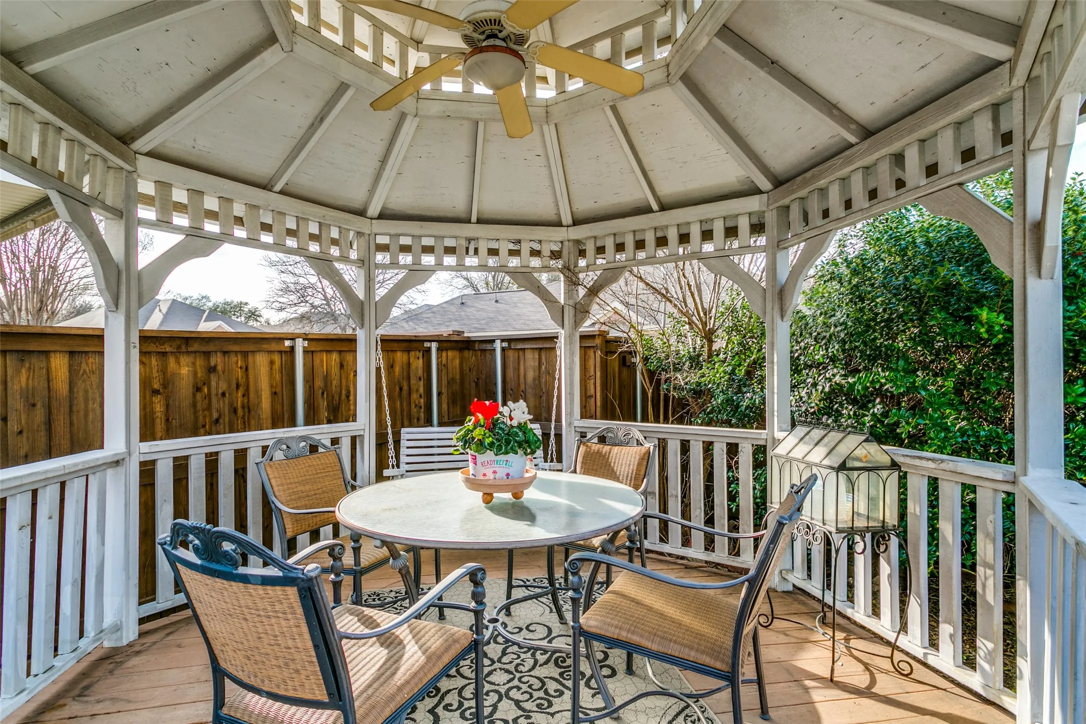 Single Family Residence For Sale in Denton County , 1051 Summit Park, Lewisville, Texas 75077, 3 Bedroom, 2 Bathroom, 2 Garage spaces, 1,867 Sqft, built in 1994, Preowned, mls#21197695, Real Estate Agent in Lewisville, Homes For Sale in Denton county, Homes For Sale in Lewisville, Realtor in Lewisville Texas, Real Estate Brokerage Independent Realty Texas, Luminita Cordes Realtor