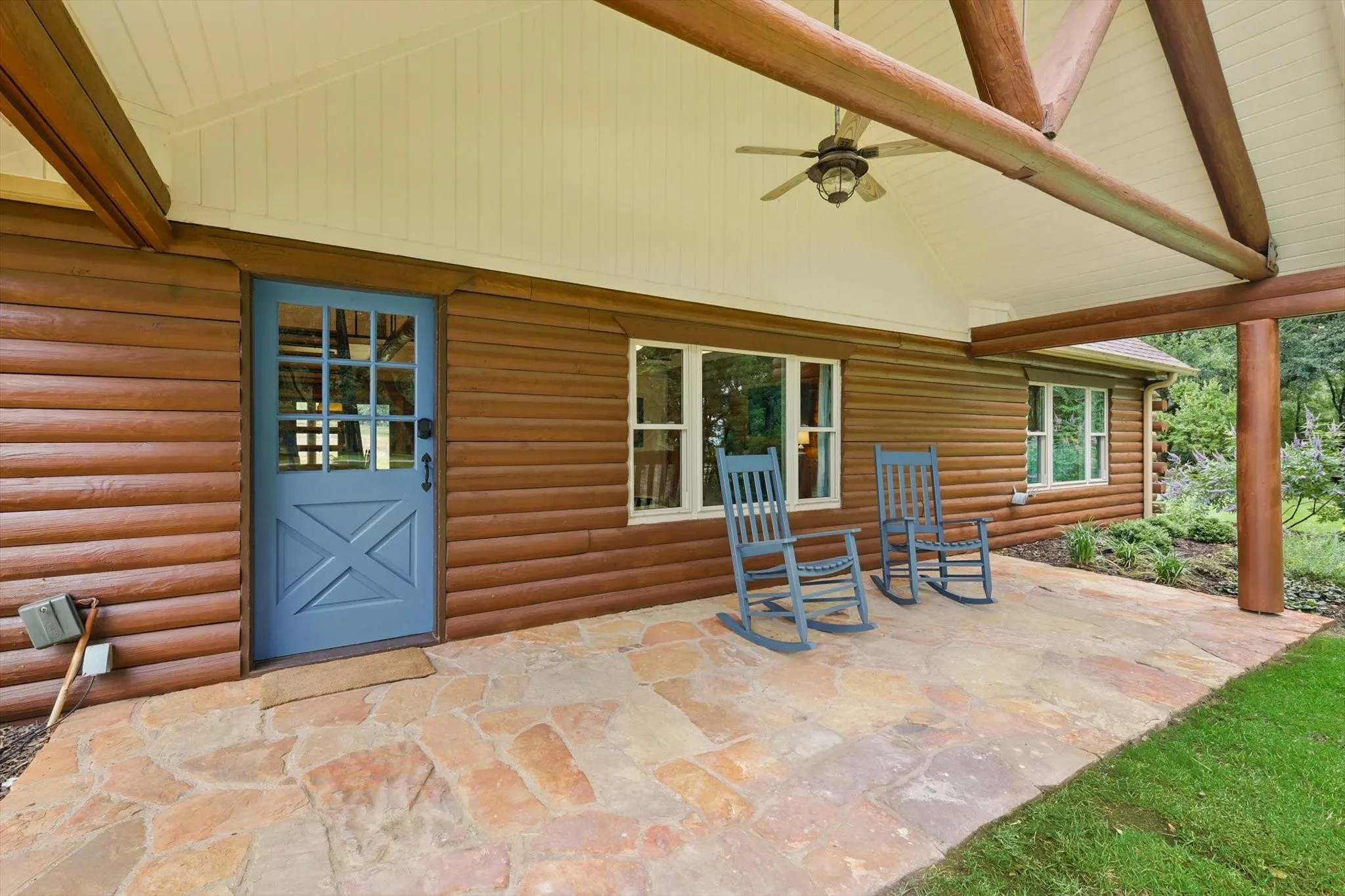 Single Family Residence For Sale in Parker County , 127 Pleasant Valley Lane, Weatherford, Texas 76087, 3 Bedroom, 3 Bathroom, Garage spaces, 2,629 Sqft, built in 1987, Preowned, mls#21194881, Real Estate Agent in Weatherford, Homes For Sale in Parker county, Homes For Sale in Weatherford, Realtor in Weatherford Texas, Real Estate Brokerage Independent Realty Texas, Luminita Cordes Realtor