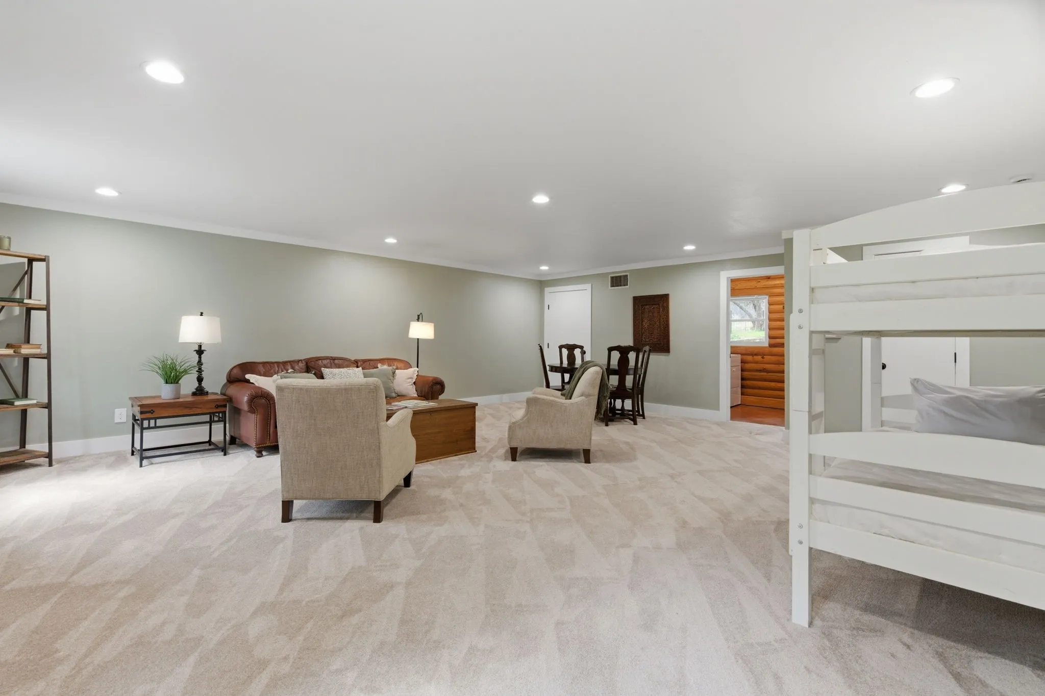 Single Family Residence For Sale in Parker County , 127 Pleasant Valley Lane, Weatherford, Texas 76087, 3 Bedroom, 3 Bathroom, Garage spaces, 2,629 Sqft, built in 1987, Preowned, mls#21194881, Real Estate Agent in Weatherford, Homes For Sale in Parker county, Homes For Sale in Weatherford, Realtor in Weatherford Texas, Real Estate Brokerage Independent Realty Texas, Luminita Cordes Realtor