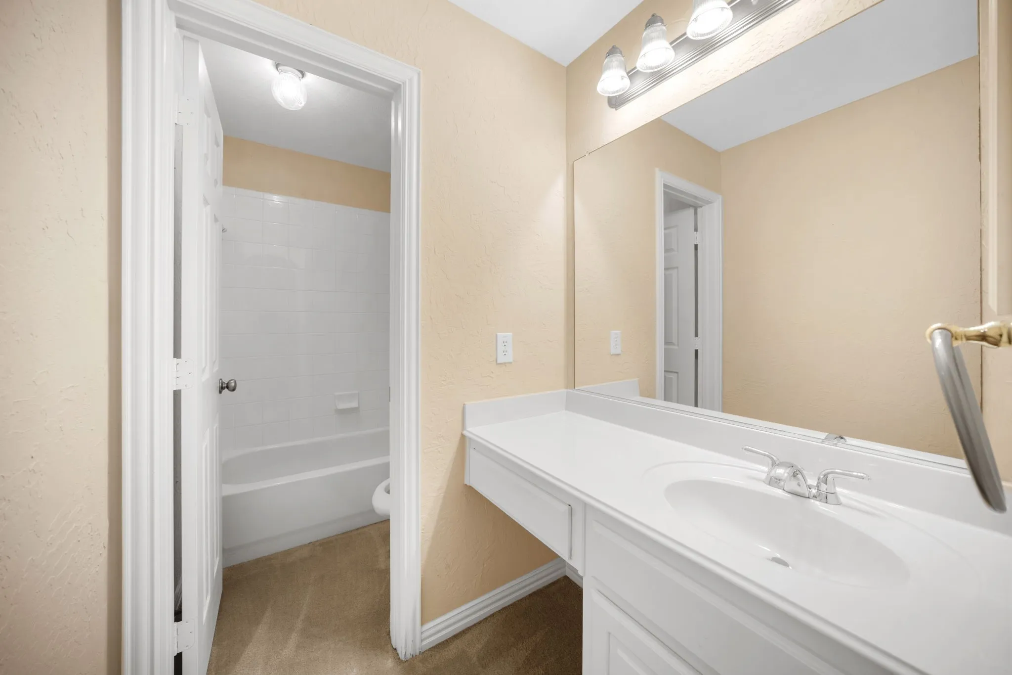 Single Family Residence For Sale in Tarrant County , 7215 Herboso, Grand Prairie, Texas 75054, 5 Bedroom, 5 Bathroom, 2 Garage spaces, 4,013 Sqft, built in 2005, mls#21203657, Real Estate Agent in Grand Prairie, Homes For Sale in Tarrant county, Homes For Sale in Grand Prairie, Realtor in Grand Prairie Texas, Real Estate Brokerage Independent Realty Texas, Luminita Cordes Realtor
