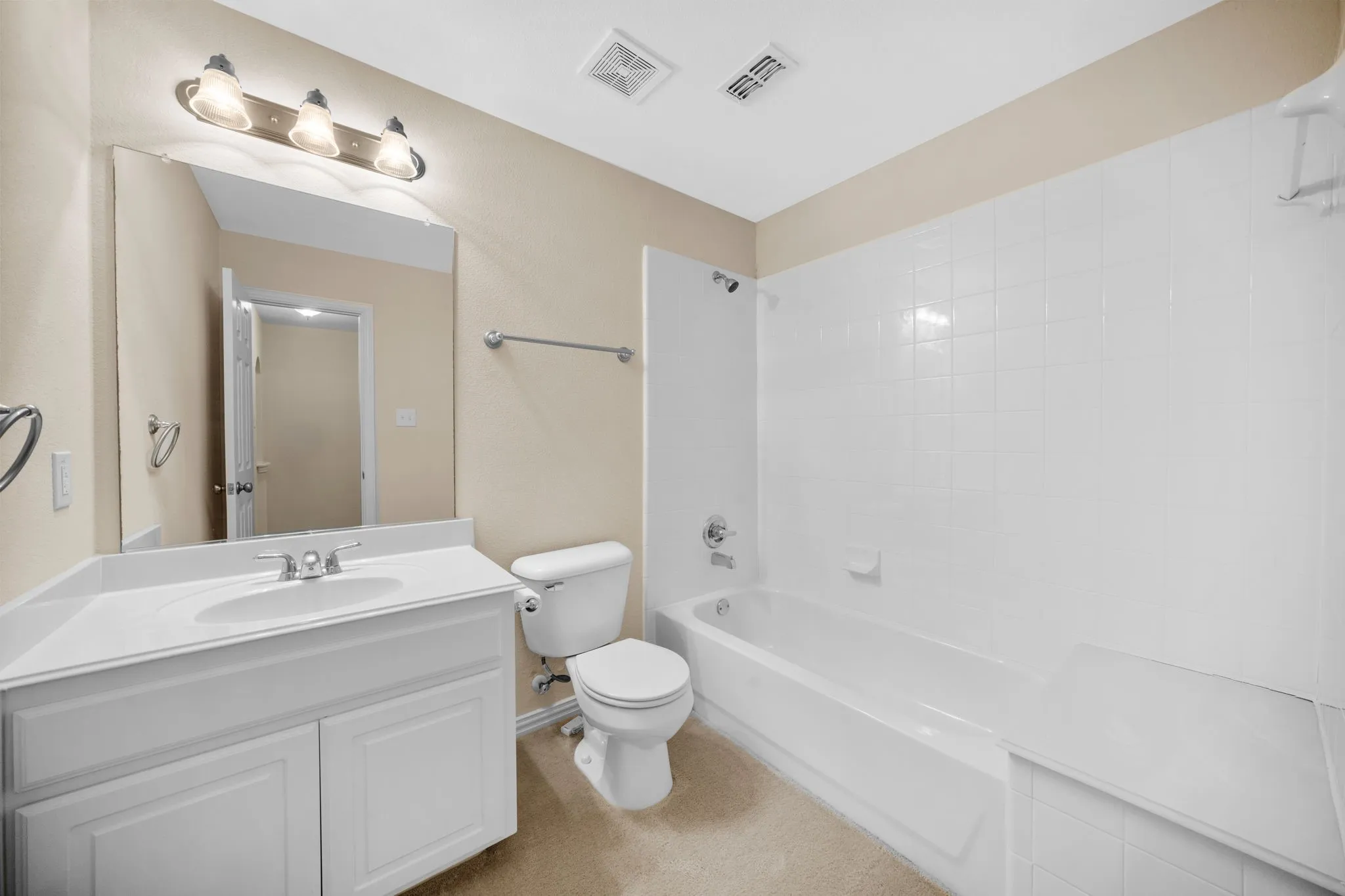 Single Family Residence For Sale in Tarrant County , 7215 Herboso, Grand Prairie, Texas 75054, 5 Bedroom, 5 Bathroom, 2 Garage spaces, 4,013 Sqft, built in 2005, mls#21203657, Real Estate Agent in Grand Prairie, Homes For Sale in Tarrant county, Homes For Sale in Grand Prairie, Realtor in Grand Prairie Texas, Real Estate Brokerage Independent Realty Texas, Luminita Cordes Realtor