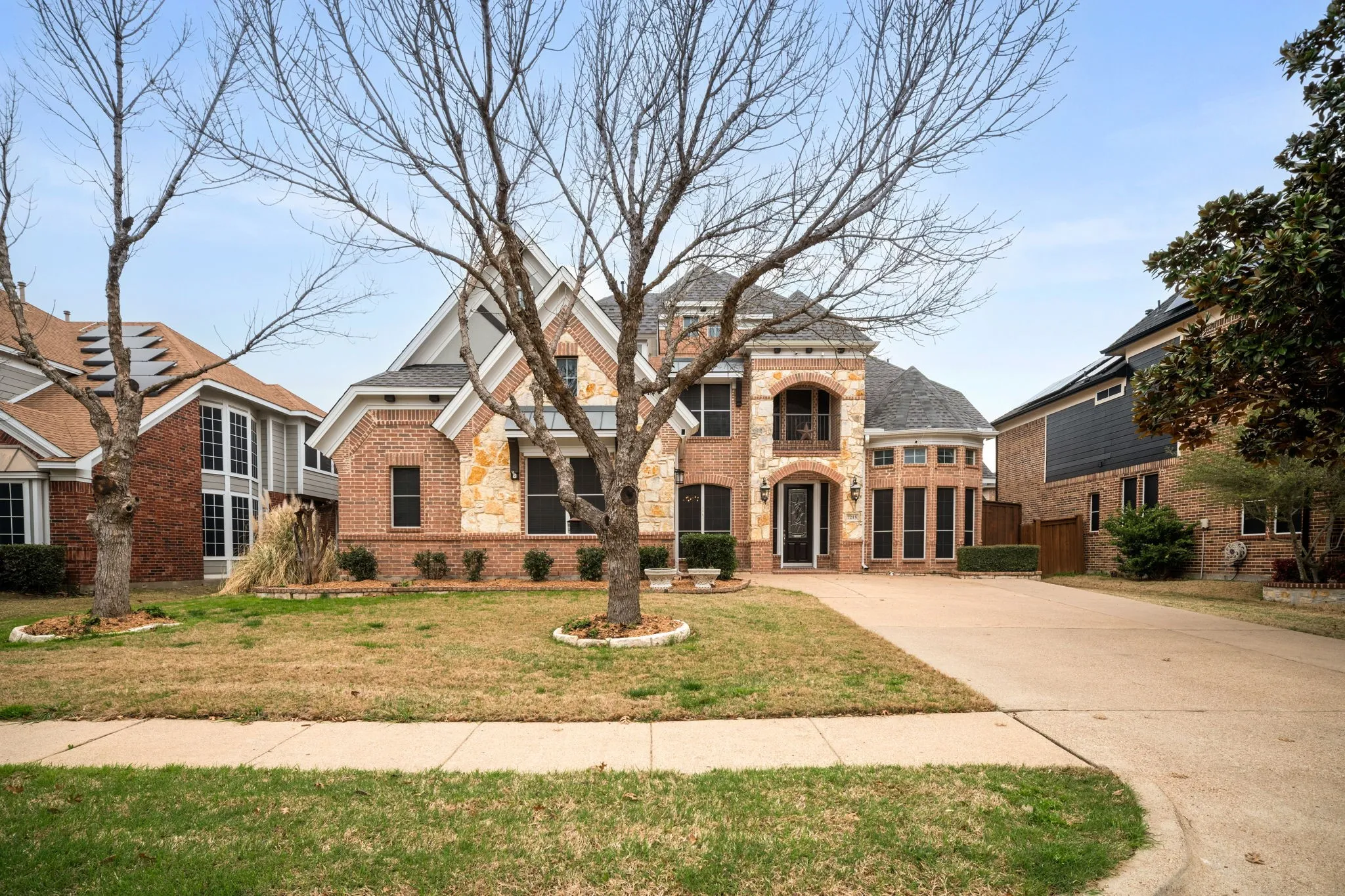 Single Family Residence For Sale in Tarrant County , 7215 Herboso, Grand Prairie, Texas 75054, 5 Bedroom, 5 Bathroom, 2 Garage spaces, 4,013 Sqft, built in 2005, mls#21203657, Real Estate Agent in Grand Prairie, Homes For Sale in Tarrant county, Homes For Sale in Grand Prairie, Realtor in Grand Prairie Texas, Real Estate Brokerage Independent Realty Texas, Luminita Cordes Realtor