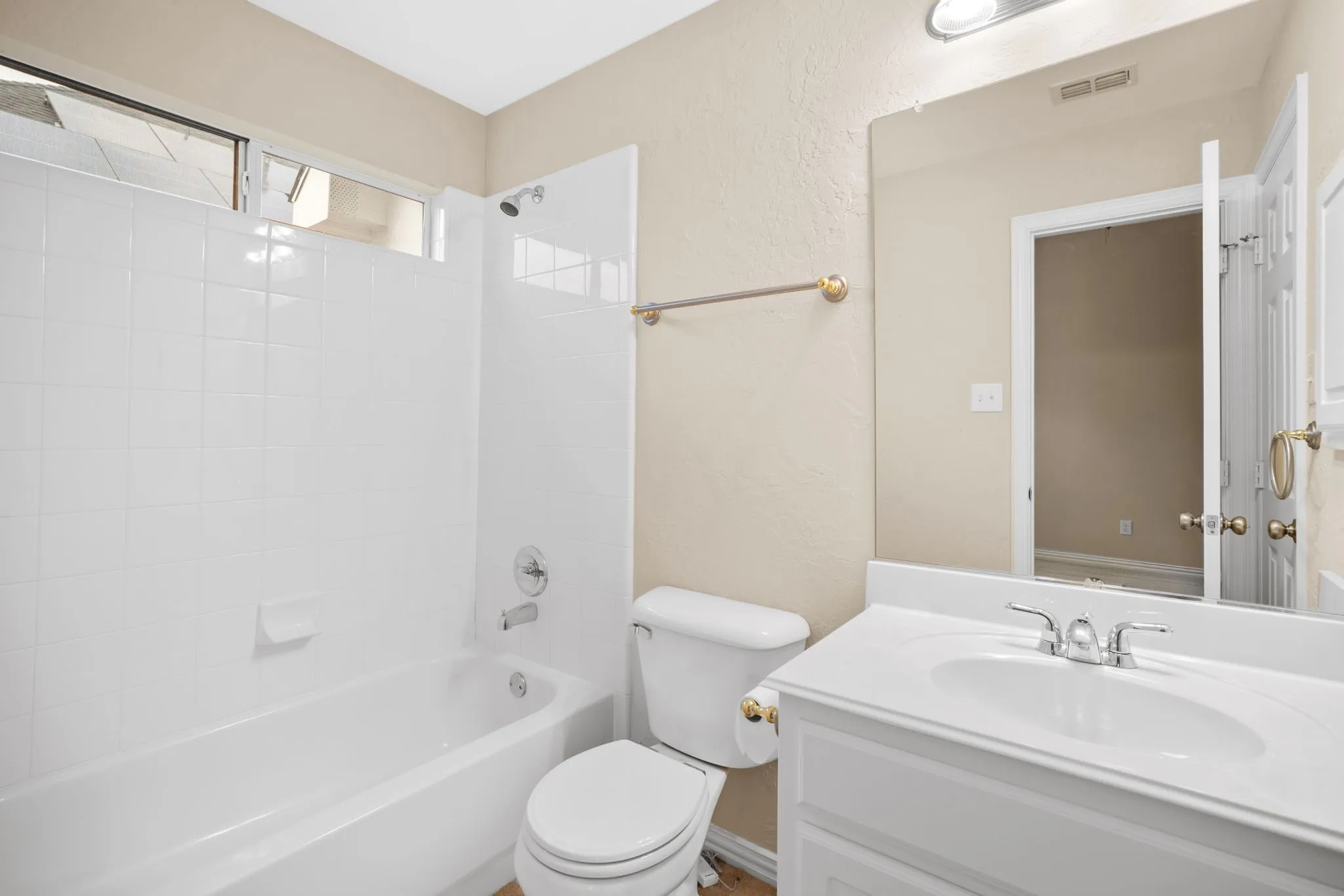 Single Family Residence For Sale in Tarrant County , 7215 Herboso, Grand Prairie, Texas 75054, 5 Bedroom, 5 Bathroom, 2 Garage spaces, 4,013 Sqft, built in 2005, mls#21203657, Real Estate Agent in Grand Prairie, Homes For Sale in Tarrant county, Homes For Sale in Grand Prairie, Realtor in Grand Prairie Texas, Real Estate Brokerage Independent Realty Texas, Luminita Cordes Realtor