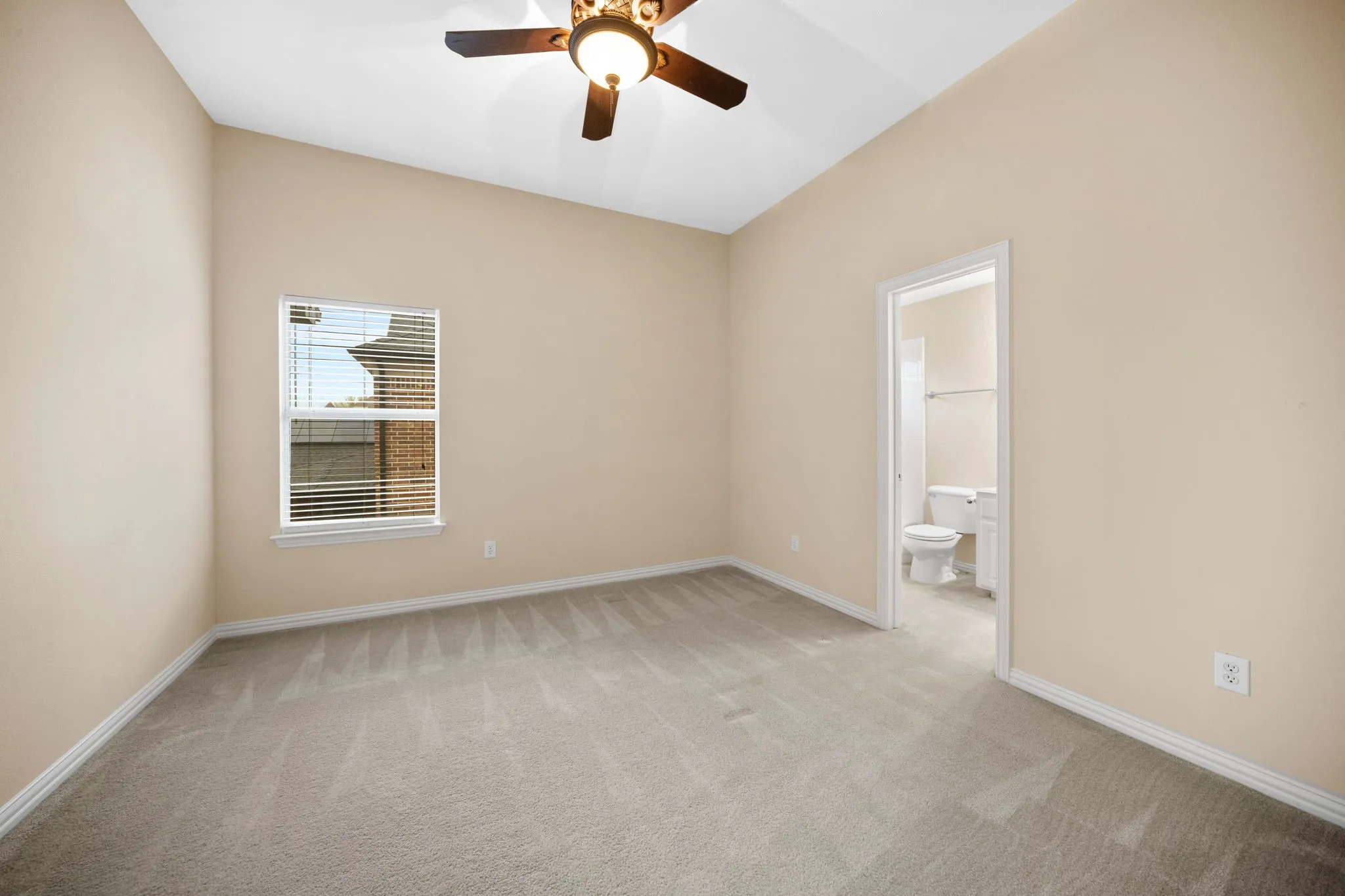 Single Family Residence For Sale in Tarrant County , 7215 Herboso, Grand Prairie, Texas 75054, 5 Bedroom, 5 Bathroom, 2 Garage spaces, 4,013 Sqft, built in 2005, mls#21203657, Real Estate Agent in Grand Prairie, Homes For Sale in Tarrant county, Homes For Sale in Grand Prairie, Realtor in Grand Prairie Texas, Real Estate Brokerage Independent Realty Texas, Luminita Cordes Realtor