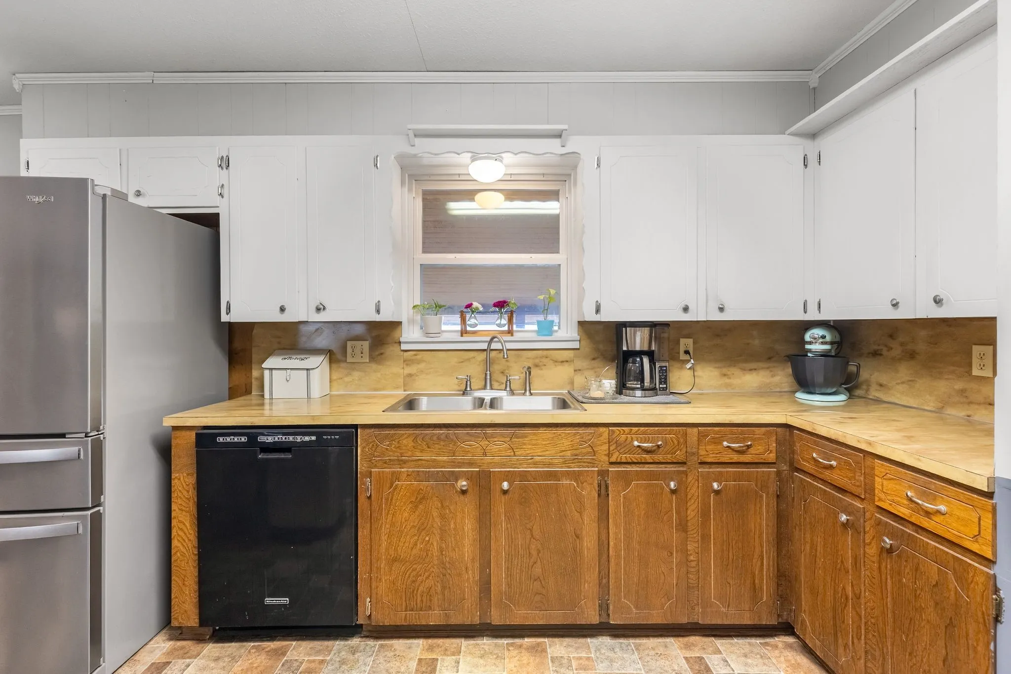 Single Family Residence For Sale in Camp County , 138 County Road 2404, Pittsburg, Texas 75686, 3 Bedroom, 3 Bathroom, 2 Garage spaces, 1,818 Sqft, built in 1980, Preowned, mls#21205835, Real Estate Agent in Pittsburg, Homes For Sale in Camp county, Homes For Sale in Pittsburg, Realtor in Pittsburg Texas, Real Estate Brokerage Independent Realty Texas, Luminita Cordes Realtor