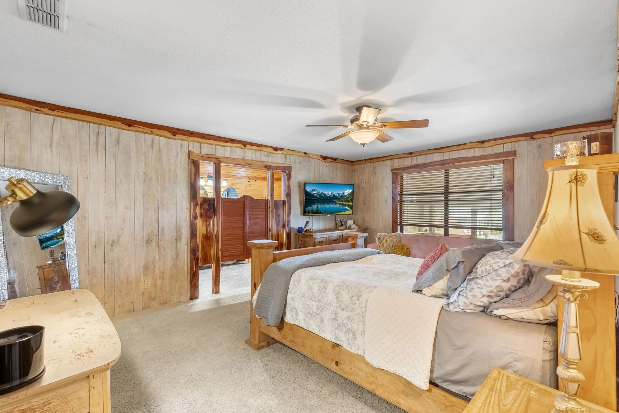 Single Family Residence For Sale in Camp County , 138 County Road 2404, Pittsburg, Texas 75686, 3 Bedroom, 3 Bathroom, 2 Garage spaces, 1,818 Sqft, built in 1980, Preowned, mls#21205835, Real Estate Agent in Pittsburg, Homes For Sale in Camp county, Homes For Sale in Pittsburg, Realtor in Pittsburg Texas, Real Estate Brokerage Independent Realty Texas, Luminita Cordes Realtor