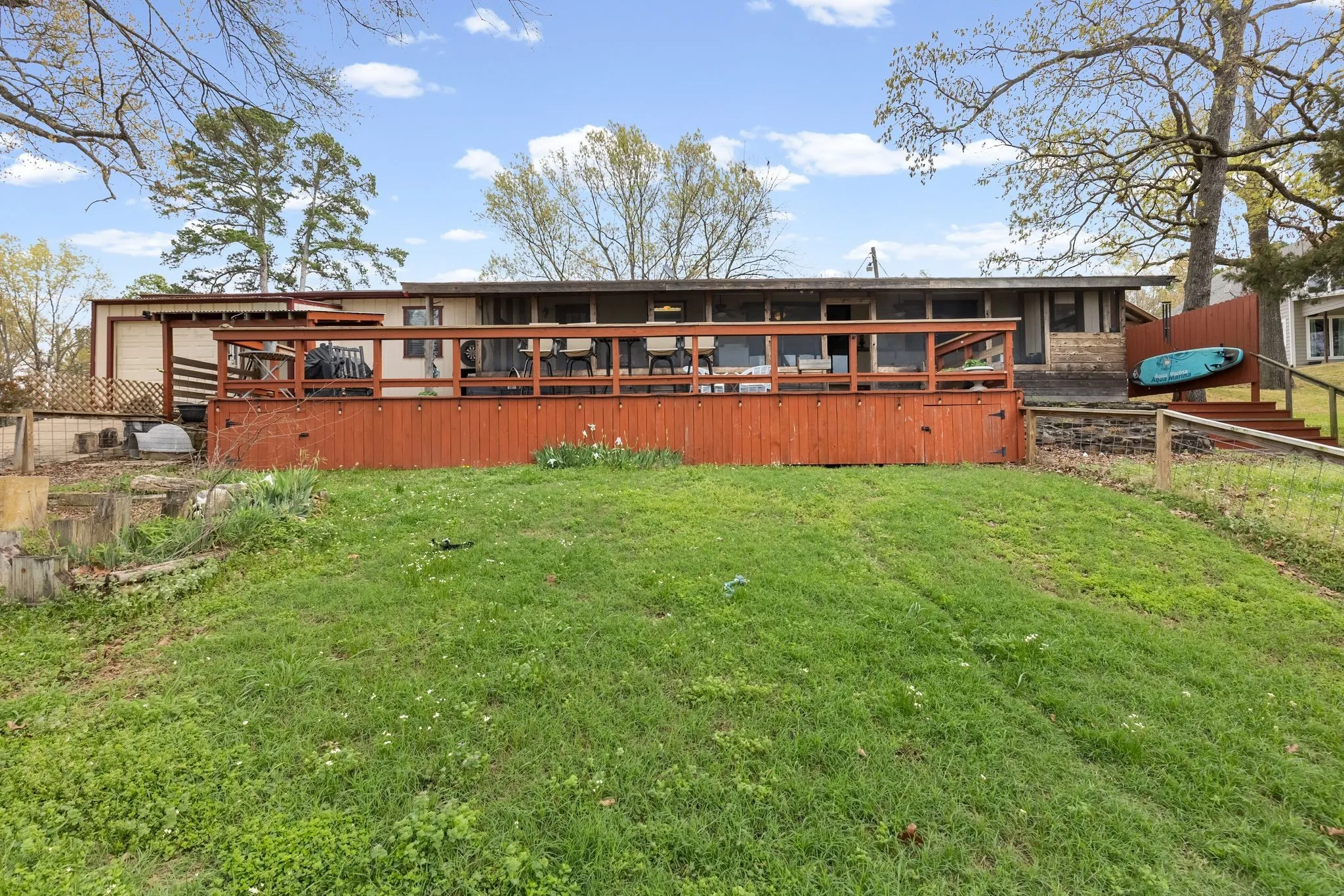 Single Family Residence For Sale in Camp County , 138 County Road 2404, Pittsburg, Texas 75686, 3 Bedroom, 3 Bathroom, 2 Garage spaces, 1,818 Sqft, built in 1980, Preowned, mls#21205835, Real Estate Agent in Pittsburg, Homes For Sale in Camp county, Homes For Sale in Pittsburg, Realtor in Pittsburg Texas, Real Estate Brokerage Independent Realty Texas, Luminita Cordes Realtor