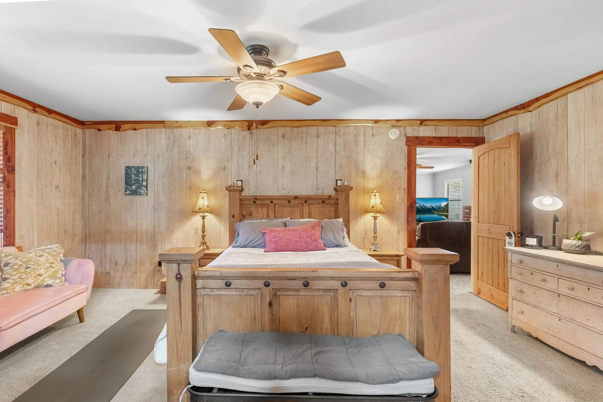 Single Family Residence For Sale in Camp County , 138 County Road 2404, Pittsburg, Texas 75686, 3 Bedroom, 3 Bathroom, 2 Garage spaces, 1,818 Sqft, built in 1980, Preowned, mls#21205835, Real Estate Agent in Pittsburg, Homes For Sale in Camp county, Homes For Sale in Pittsburg, Realtor in Pittsburg Texas, Real Estate Brokerage Independent Realty Texas, Luminita Cordes Realtor