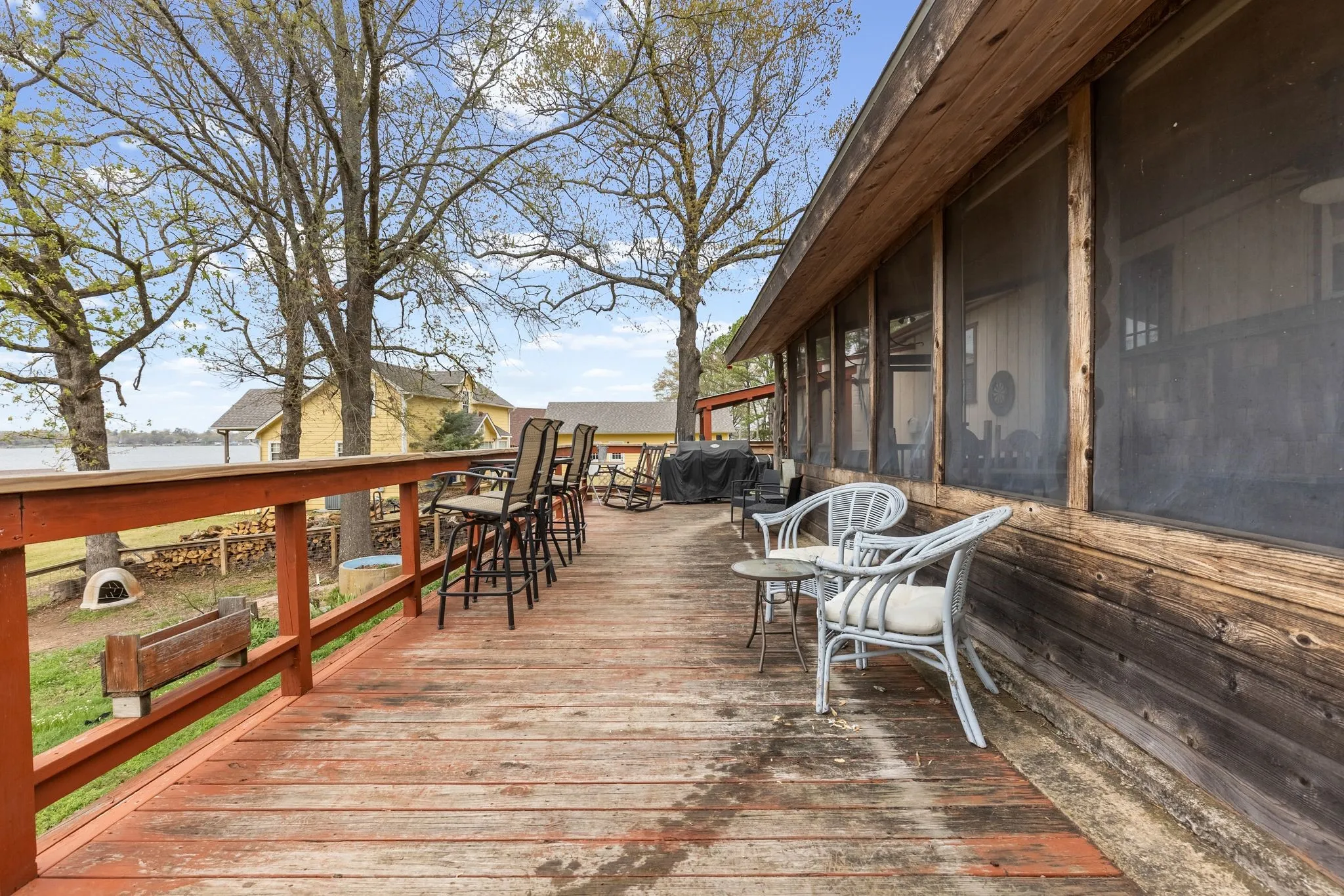 Single Family Residence For Sale in Camp County , 138 County Road 2404, Pittsburg, Texas 75686, 3 Bedroom, 3 Bathroom, 2 Garage spaces, 1,818 Sqft, built in 1980, Preowned, mls#21205835, Real Estate Agent in Pittsburg, Homes For Sale in Camp county, Homes For Sale in Pittsburg, Realtor in Pittsburg Texas, Real Estate Brokerage Independent Realty Texas, Luminita Cordes Realtor