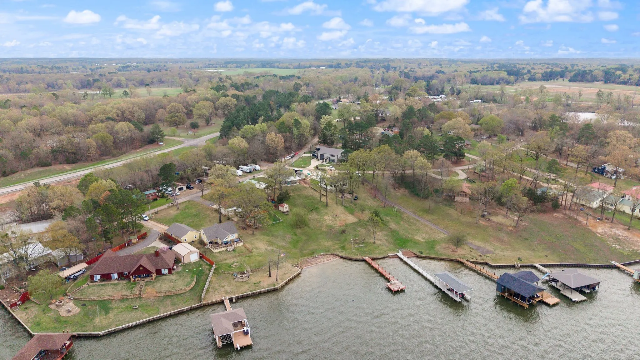 Single Family Residence For Sale in Camp County , 138 County Road 2404, Pittsburg, Texas 75686, 3 Bedroom, 3 Bathroom, 2 Garage spaces, 1,818 Sqft, built in 1980, Preowned, mls#21205835, Real Estate Agent in Pittsburg, Homes For Sale in Camp county, Homes For Sale in Pittsburg, Realtor in Pittsburg Texas, Real Estate Brokerage Independent Realty Texas, Luminita Cordes Realtor