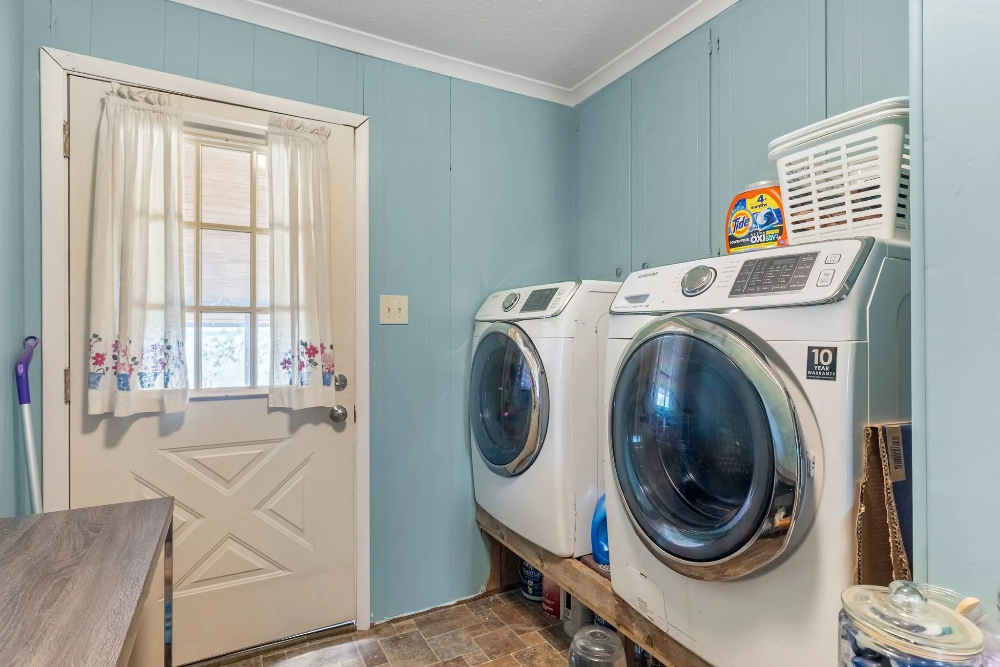 Single Family Residence For Sale in Camp County , 138 County Road 2404, Pittsburg, Texas 75686, 3 Bedroom, 3 Bathroom, 2 Garage spaces, 1,818 Sqft, built in 1980, Preowned, mls#21205835, Real Estate Agent in Pittsburg, Homes For Sale in Camp county, Homes For Sale in Pittsburg, Realtor in Pittsburg Texas, Real Estate Brokerage Independent Realty Texas, Luminita Cordes Realtor