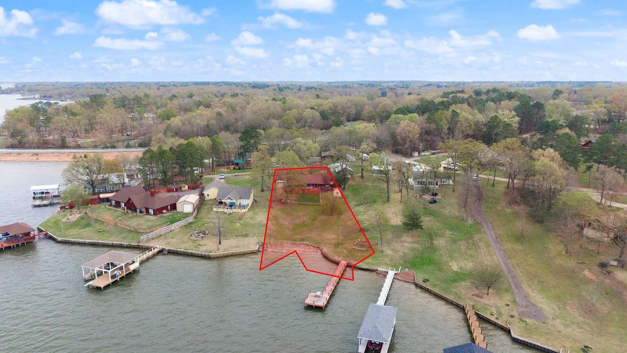 Single Family Residence For Sale in Camp County , 138 County Road 2404, Pittsburg, Texas 75686, 3 Bedroom, 3 Bathroom, 2 Garage spaces, 1,818 Sqft, built in 1980, Preowned, mls#21205835, Real Estate Agent in Pittsburg, Homes For Sale in Camp county, Homes For Sale in Pittsburg, Realtor in Pittsburg Texas, Real Estate Brokerage Independent Realty Texas, Luminita Cordes Realtor