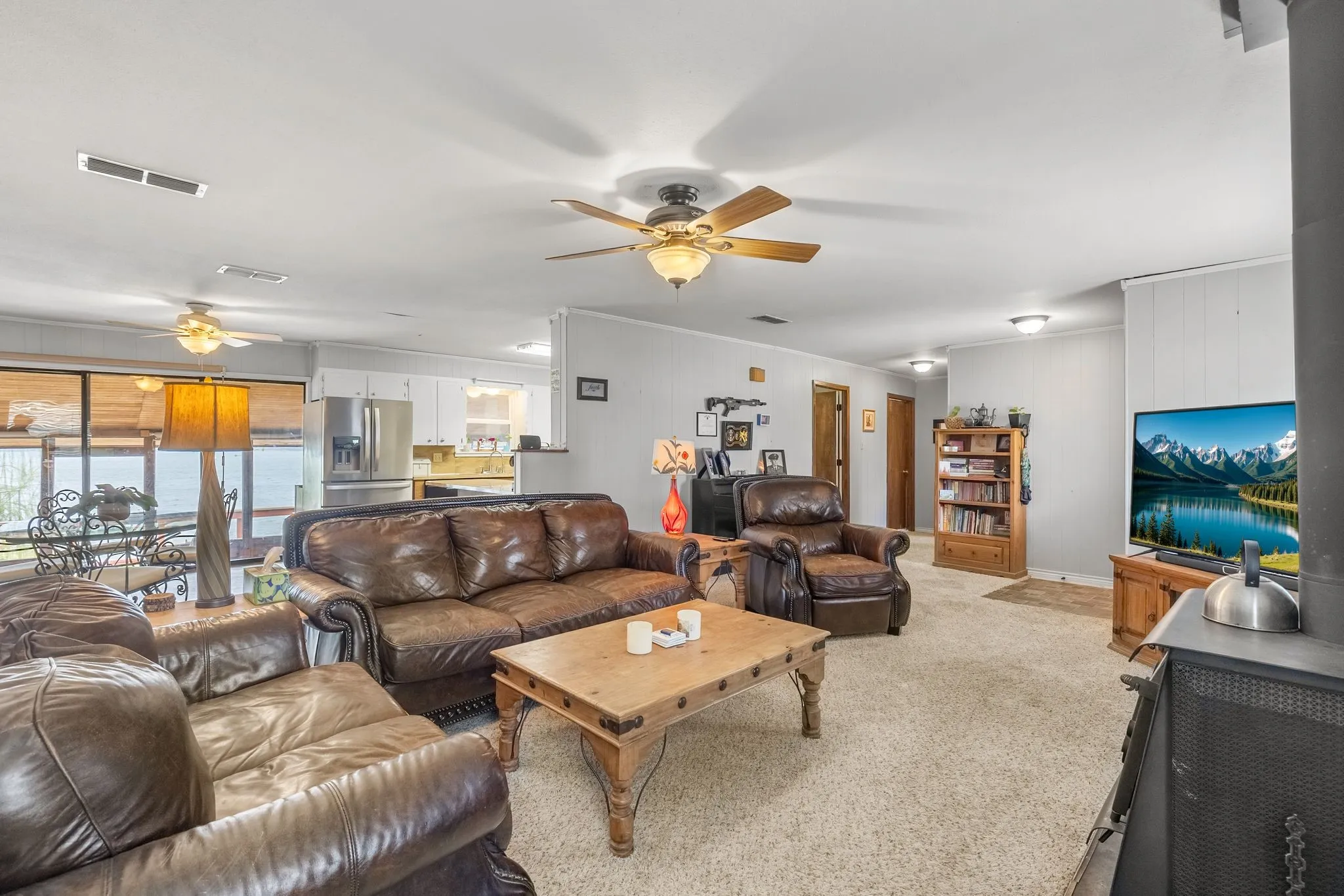 Single Family Residence For Sale in Camp County , 138 County Road 2404, Pittsburg, Texas 75686, 3 Bedroom, 3 Bathroom, 2 Garage spaces, 1,818 Sqft, built in 1980, Preowned, mls#21205835, Real Estate Agent in Pittsburg, Homes For Sale in Camp county, Homes For Sale in Pittsburg, Realtor in Pittsburg Texas, Real Estate Brokerage Independent Realty Texas, Luminita Cordes Realtor