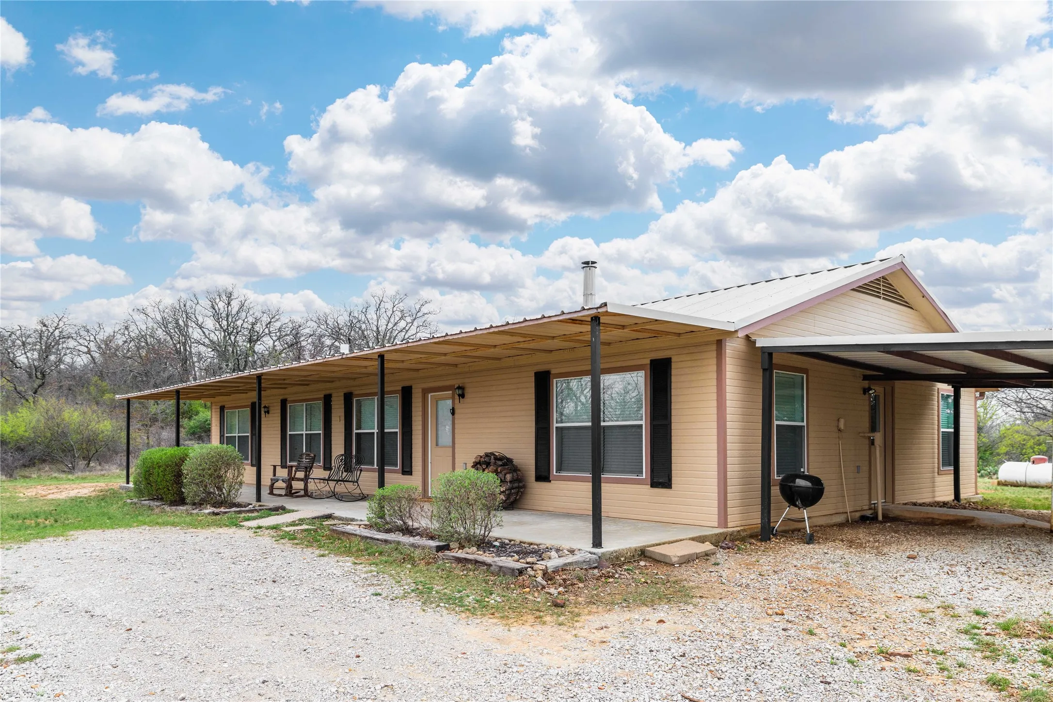 3 Bed, 2 bath, 2 living areas