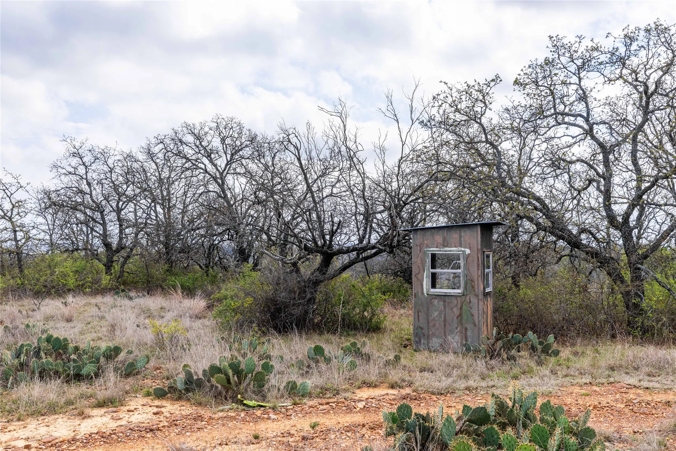Deer stands and feeders do not convey