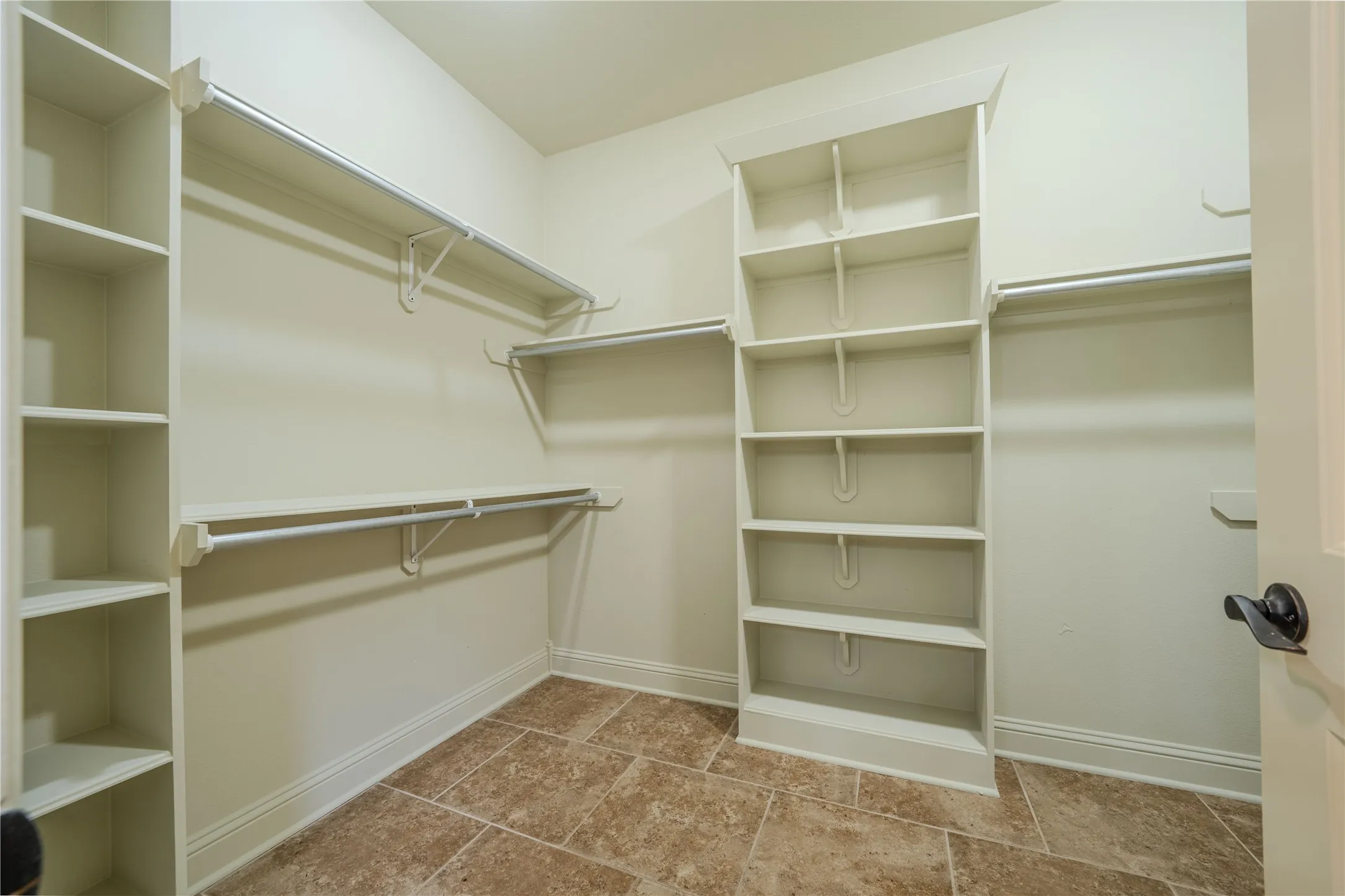 Single Family Residence For Sale in Gregg County , 2114 W Hawkins Parkway, Longview, Texas 75605, 4 Bedroom, 3 Bathroom, 2 Garage spaces, 2,116 Sqft, built in 2012, Preowned, mls#21197628, Real Estate Agent in Longview, Homes For Sale in Gregg county, Homes For Sale in Longview, Realtor in Longview Texas, Real Estate Brokerage Independent Realty Texas, Luminita Cordes Realtor