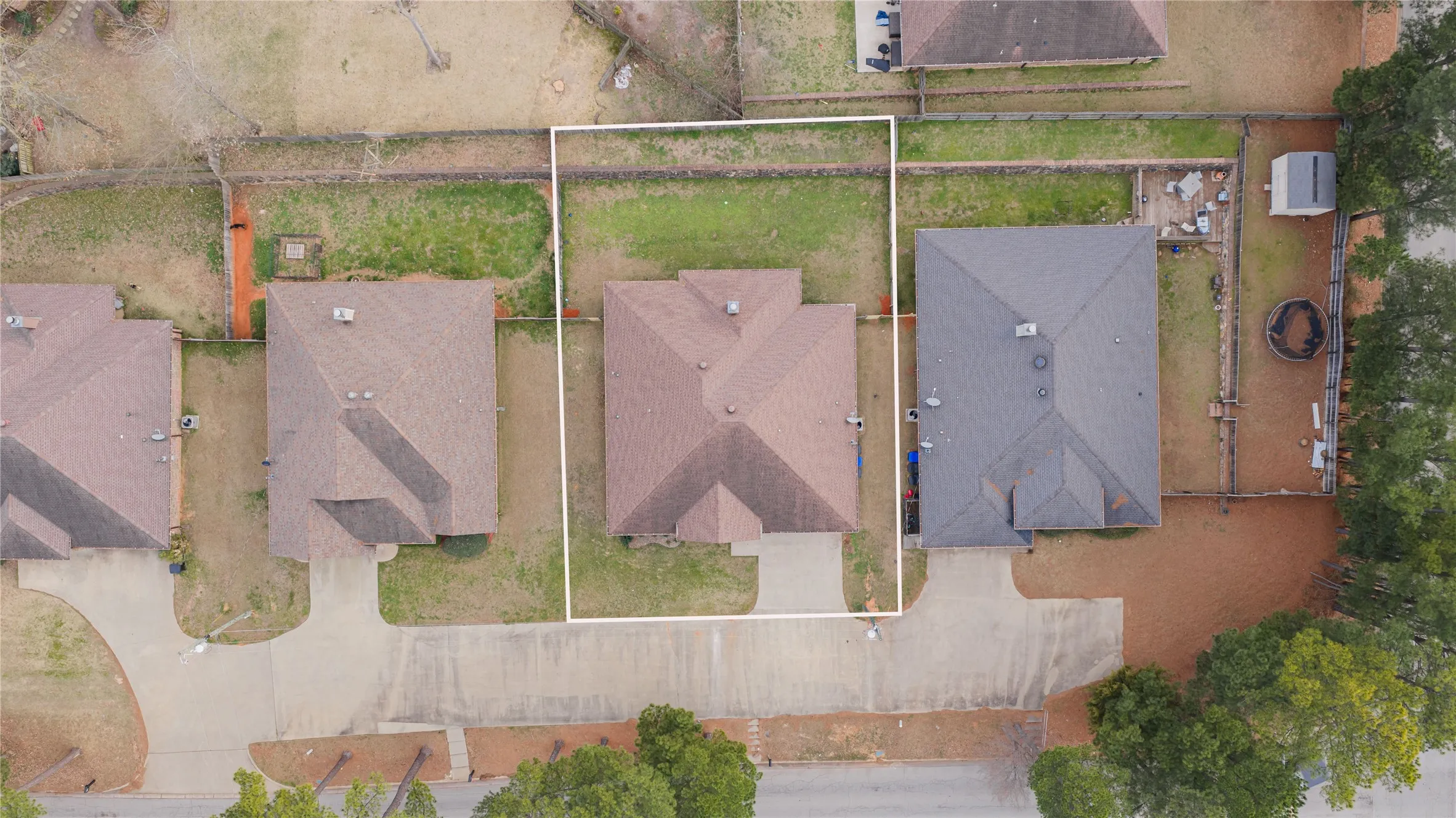 Single Family Residence For Sale in Gregg County , 2114 W Hawkins Parkway, Longview, Texas 75605, 4 Bedroom, 3 Bathroom, 2 Garage spaces, 2,116 Sqft, built in 2012, Preowned, mls#21197628, Real Estate Agent in Longview, Homes For Sale in Gregg county, Homes For Sale in Longview, Realtor in Longview Texas, Real Estate Brokerage Independent Realty Texas, Luminita Cordes Realtor