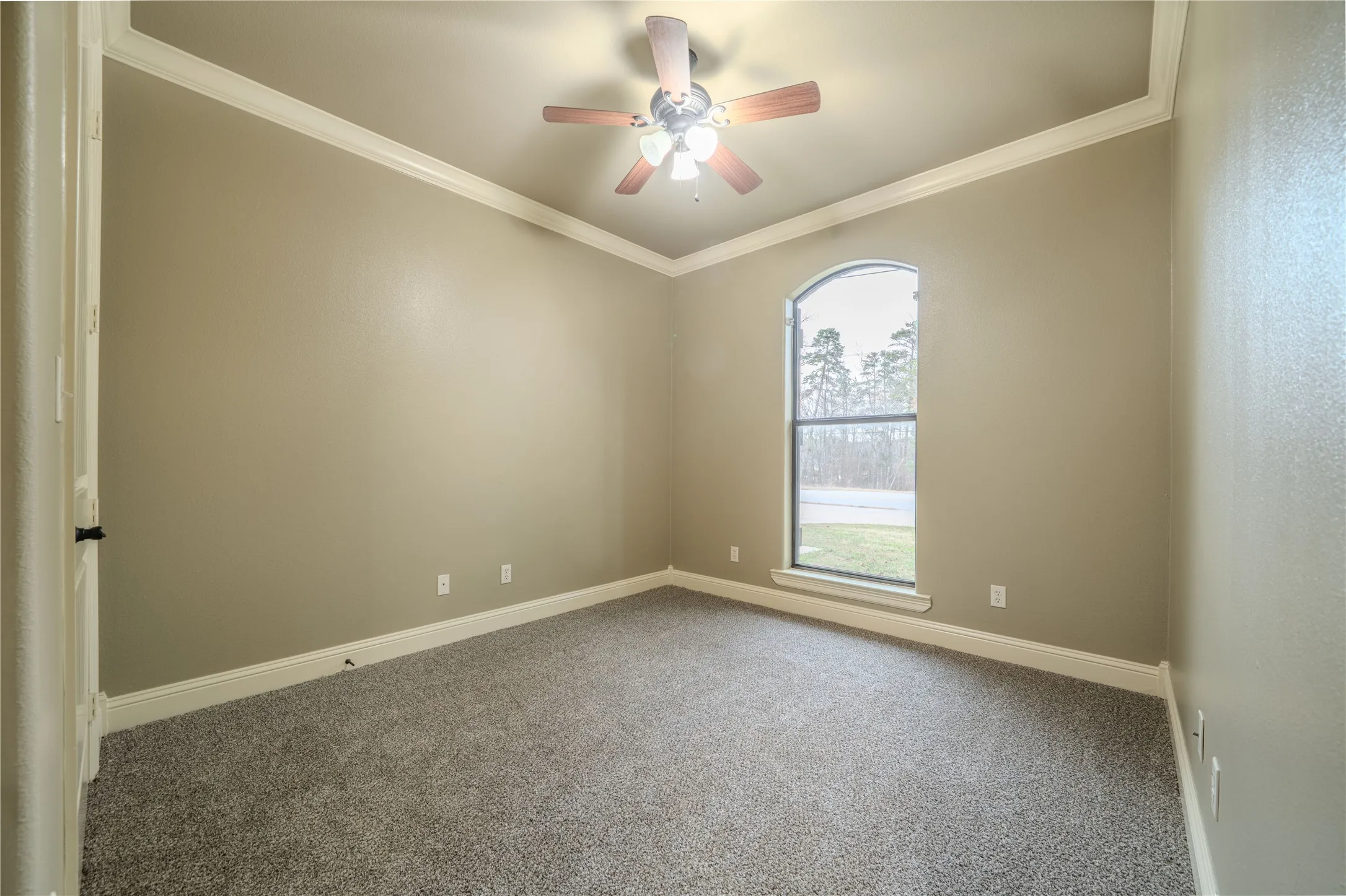 Single Family Residence For Sale in Gregg County , 2114 W Hawkins Parkway, Longview, Texas 75605, 4 Bedroom, 3 Bathroom, 2 Garage spaces, 2,116 Sqft, built in 2012, Preowned, mls#21197628, Real Estate Agent in Longview, Homes For Sale in Gregg county, Homes For Sale in Longview, Realtor in Longview Texas, Real Estate Brokerage Independent Realty Texas, Luminita Cordes Realtor