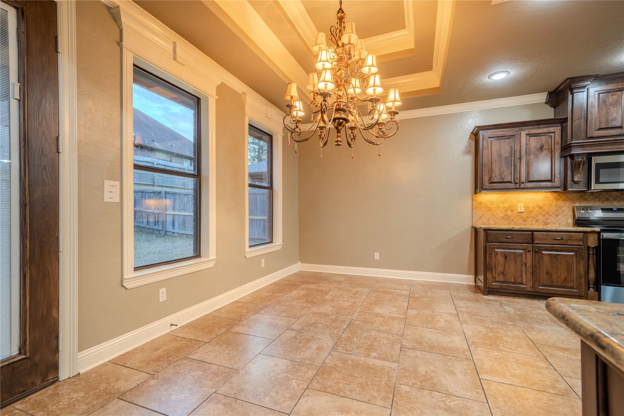 Single Family Residence For Sale in Gregg County , 2114 W Hawkins Parkway, Longview, Texas 75605, 4 Bedroom, 3 Bathroom, 2 Garage spaces, 2,116 Sqft, built in 2012, Preowned, mls#21197628, Real Estate Agent in Longview, Homes For Sale in Gregg county, Homes For Sale in Longview, Realtor in Longview Texas, Real Estate Brokerage Independent Realty Texas, Luminita Cordes Realtor