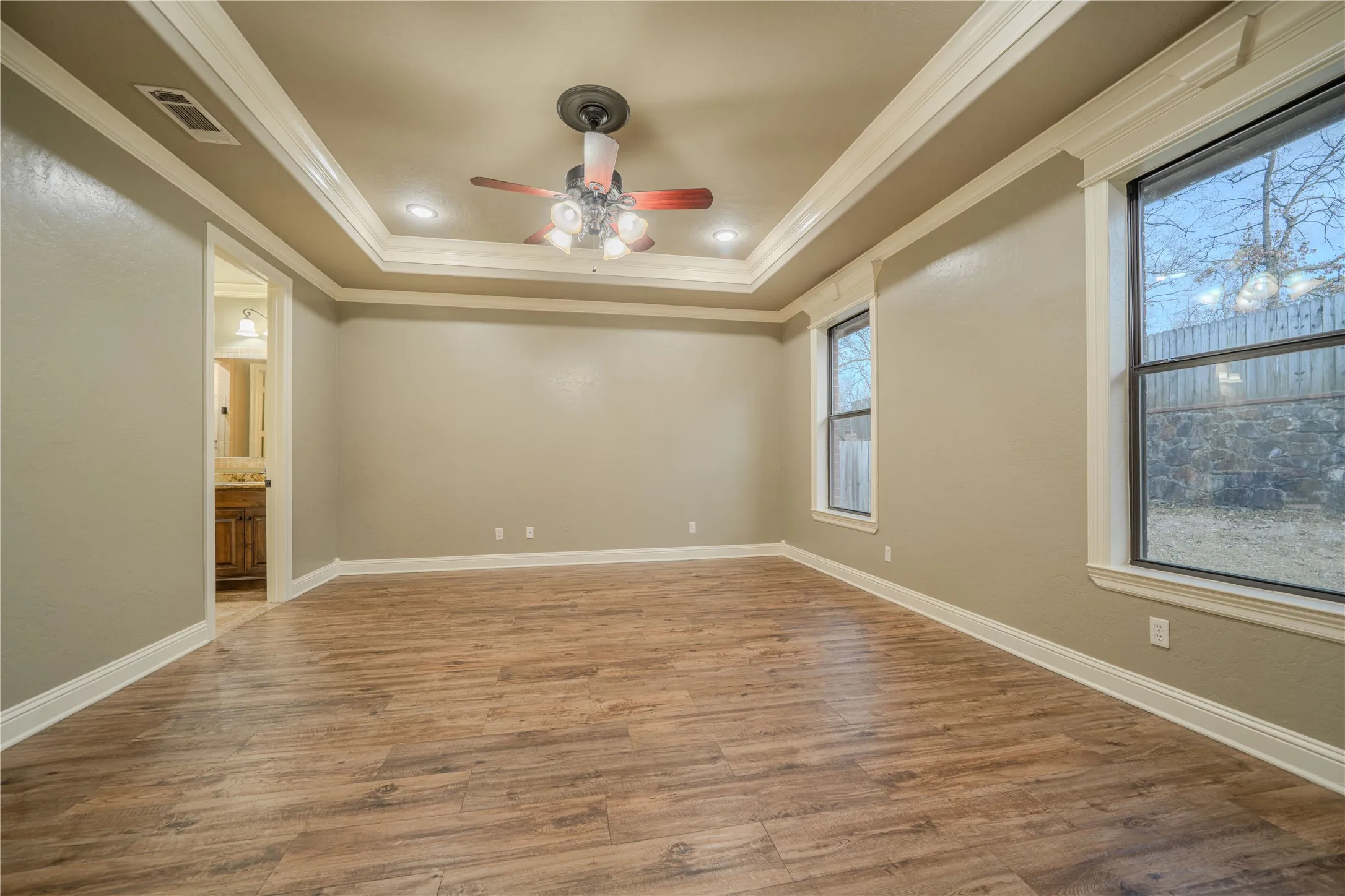 Single Family Residence For Sale in Gregg County , 2114 W Hawkins Parkway, Longview, Texas 75605, 4 Bedroom, 3 Bathroom, 2 Garage spaces, 2,116 Sqft, built in 2012, Preowned, mls#21197628, Real Estate Agent in Longview, Homes For Sale in Gregg county, Homes For Sale in Longview, Realtor in Longview Texas, Real Estate Brokerage Independent Realty Texas, Luminita Cordes Realtor