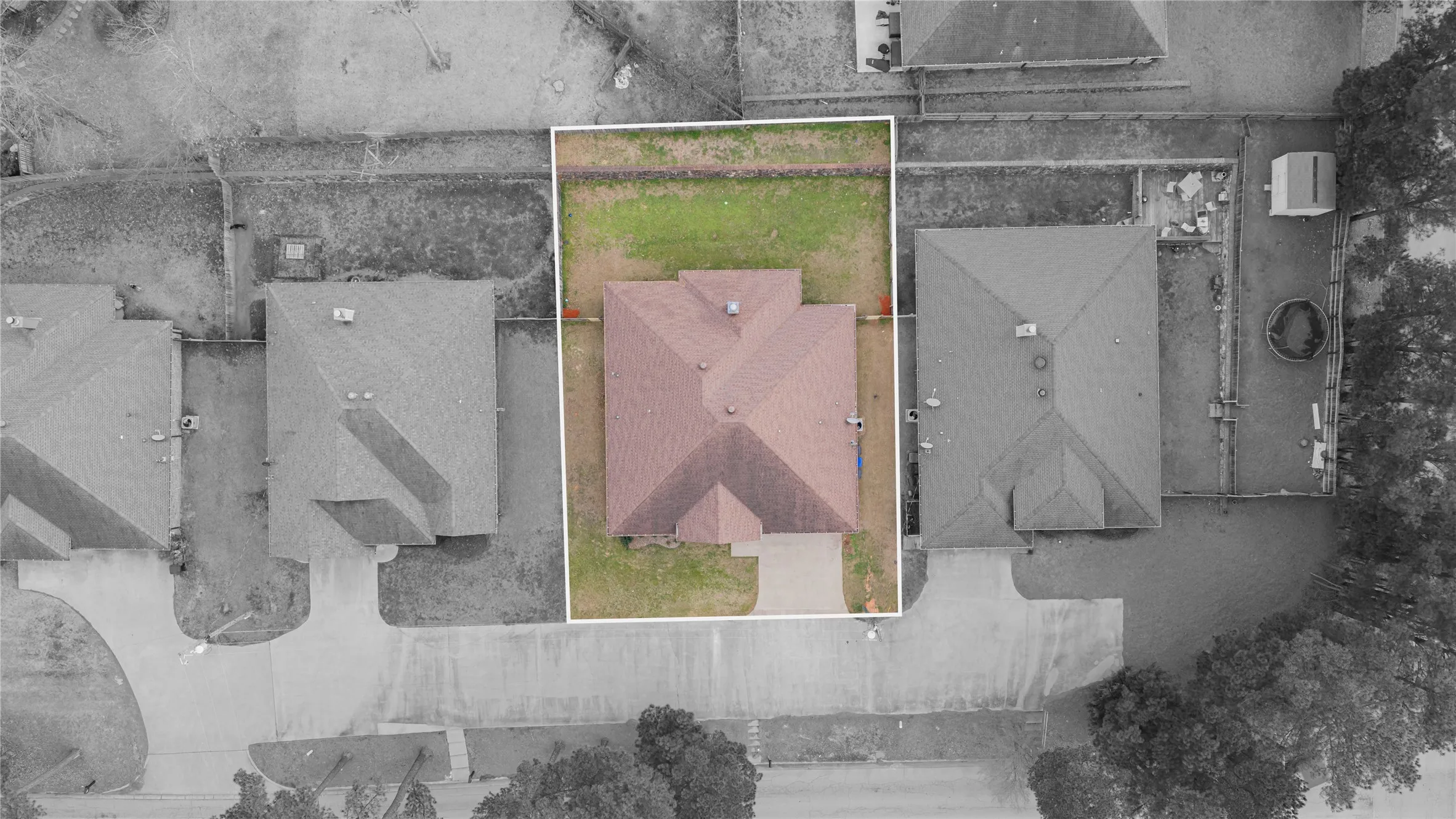 Single Family Residence For Sale in Gregg County , 2114 W Hawkins Parkway, Longview, Texas 75605, 4 Bedroom, 3 Bathroom, 2 Garage spaces, 2,116 Sqft, built in 2012, Preowned, mls#21197628, Real Estate Agent in Longview, Homes For Sale in Gregg county, Homes For Sale in Longview, Realtor in Longview Texas, Real Estate Brokerage Independent Realty Texas, Luminita Cordes Realtor